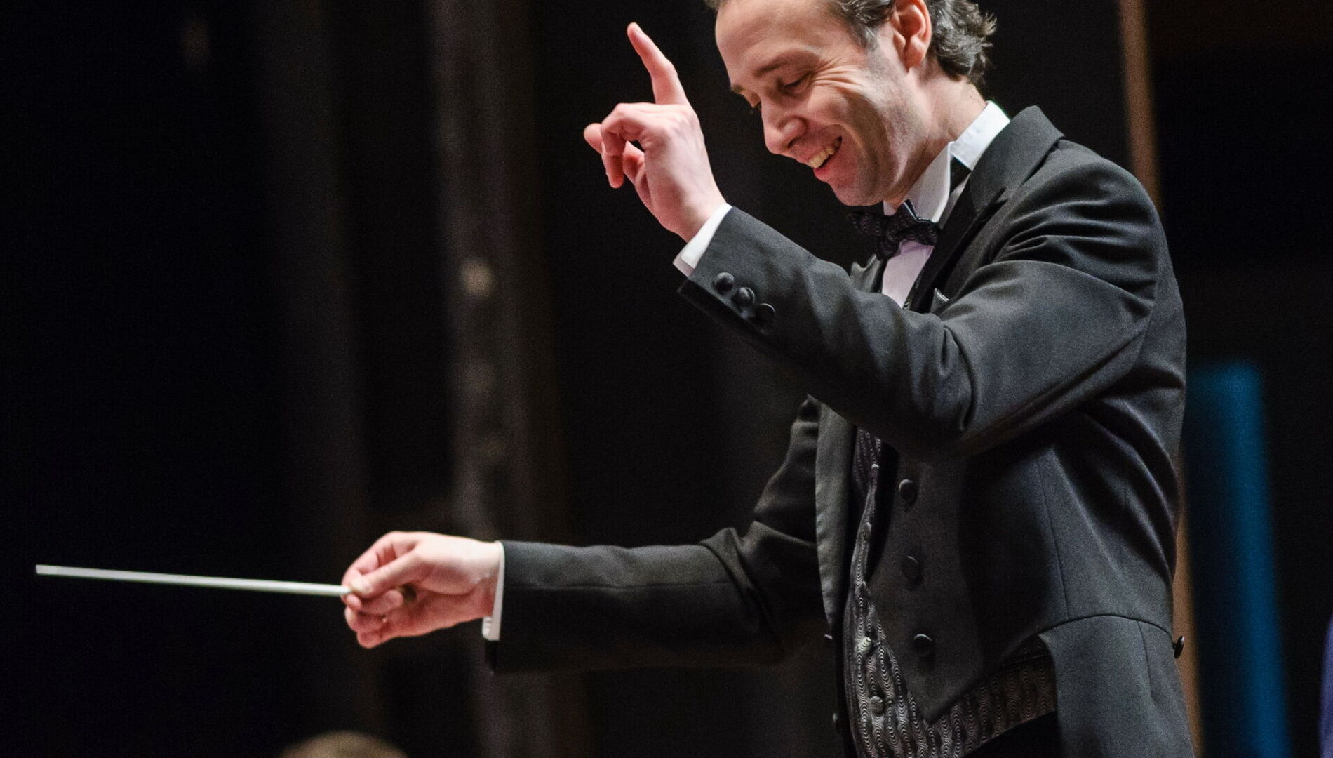 Из русской классики.
Оркестр Московской филармонии,
Игорь Манашеров, Фатима Алиева