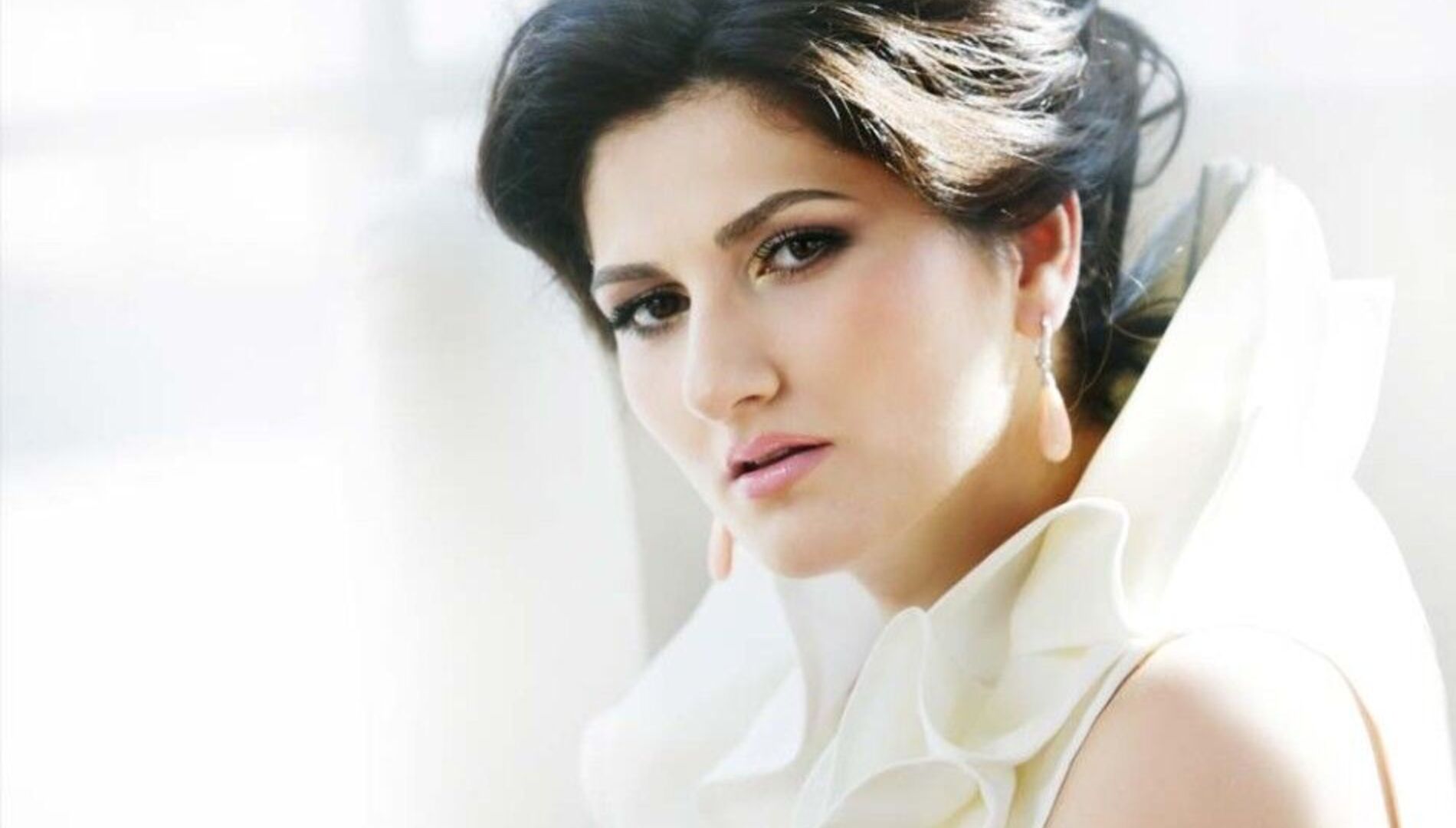 Музыкальный фестиваль Василия Ладюка «Опера Live»
Динара Алиева