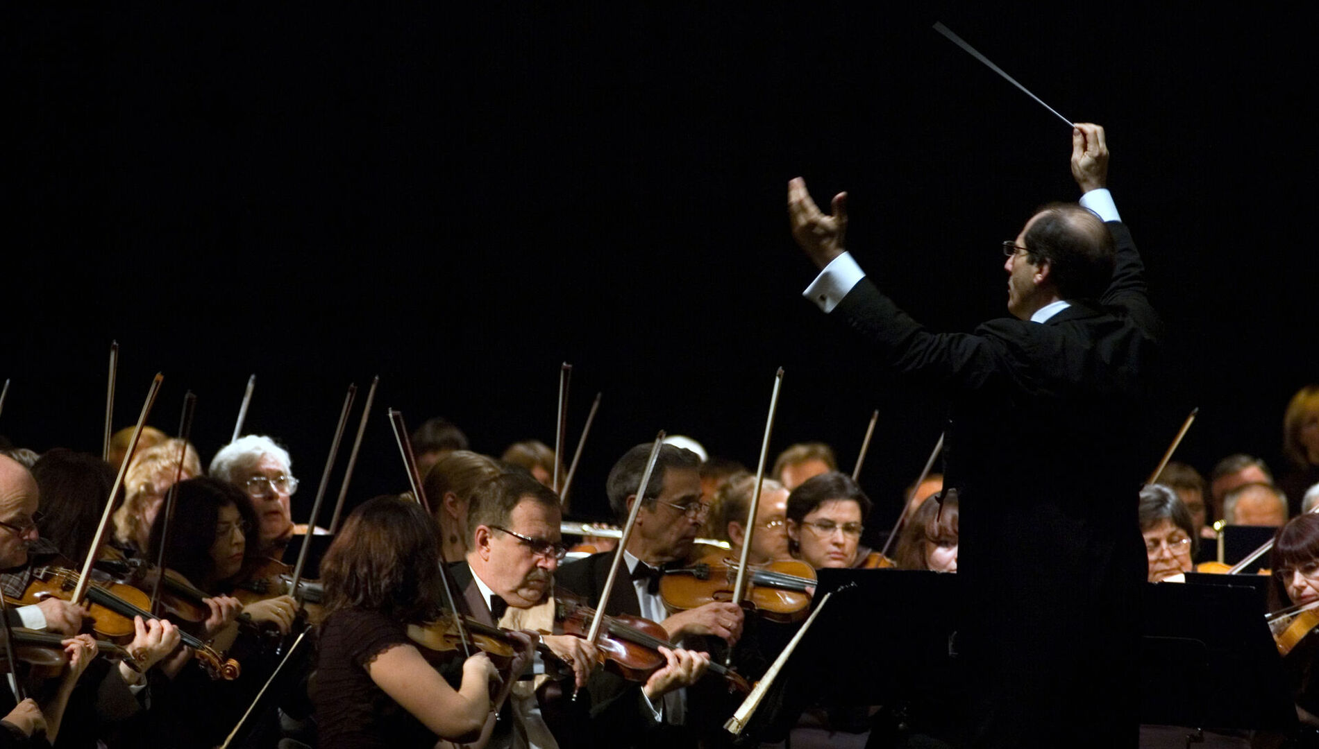 Московский государственный
академический симфонический оркестр
под управлением Павла Когана,
Ариф Дадашев,
Алексей Чернов