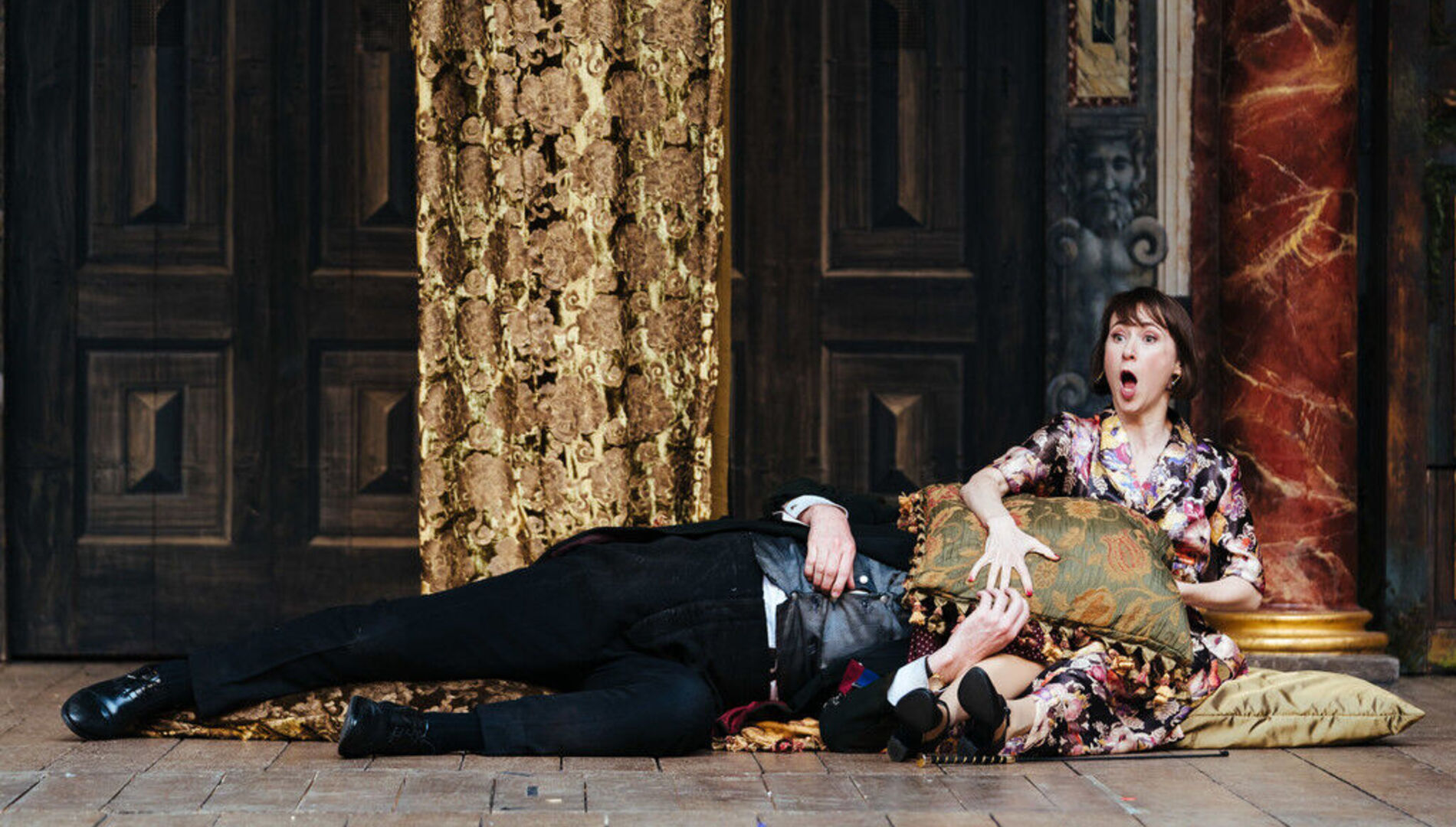 Пирс Куигли в спектакле Уильяма Шекспира
«Виндзорские насмешницы»