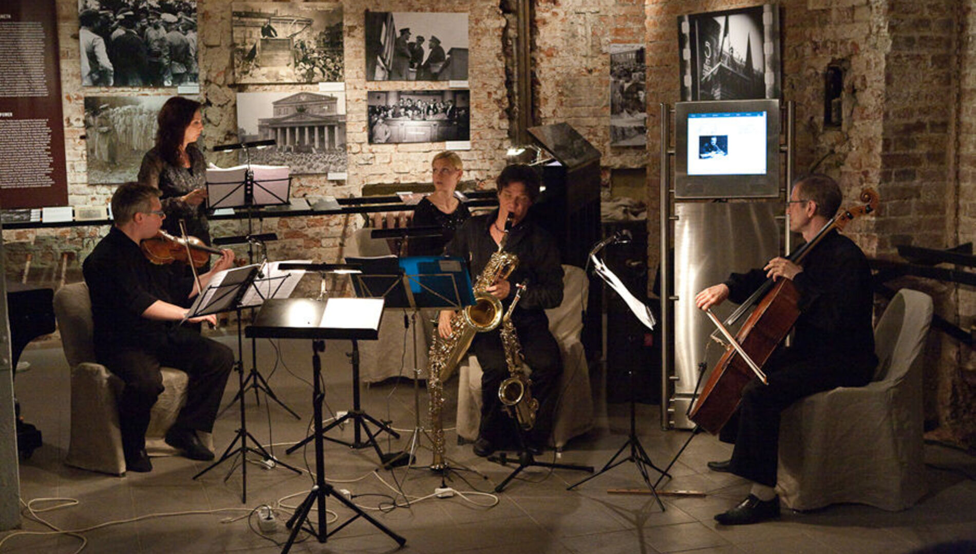 IV Международный фестиваль
актуальной музыки
«Другое пространство» (17–21 ноября).
«Окутывая в шум и песни».
ГАМ-Ансамбль