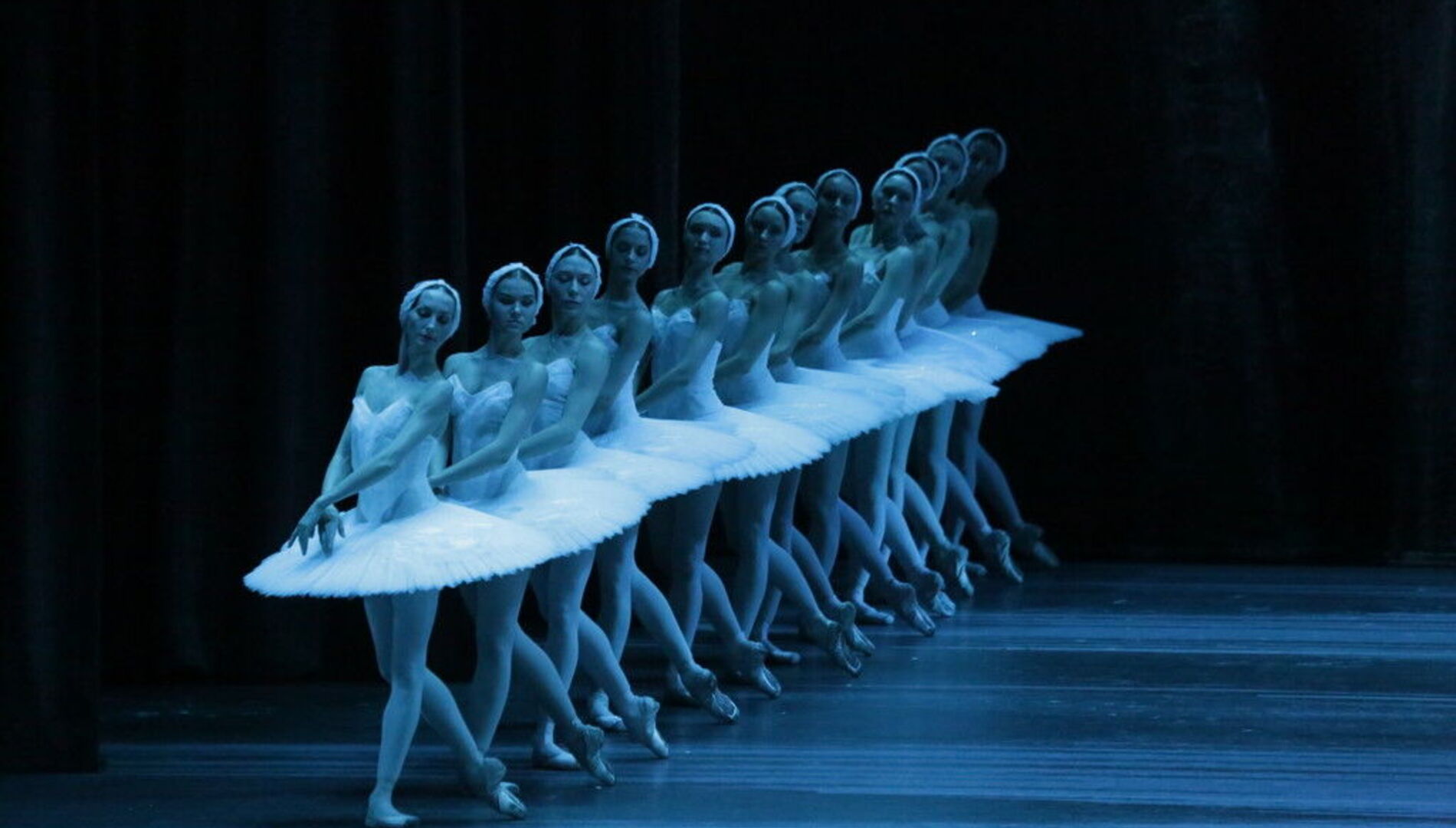 Прямая трансляция!
Большой балет в кино
П. И. Чайковский «Лебединое озеро»