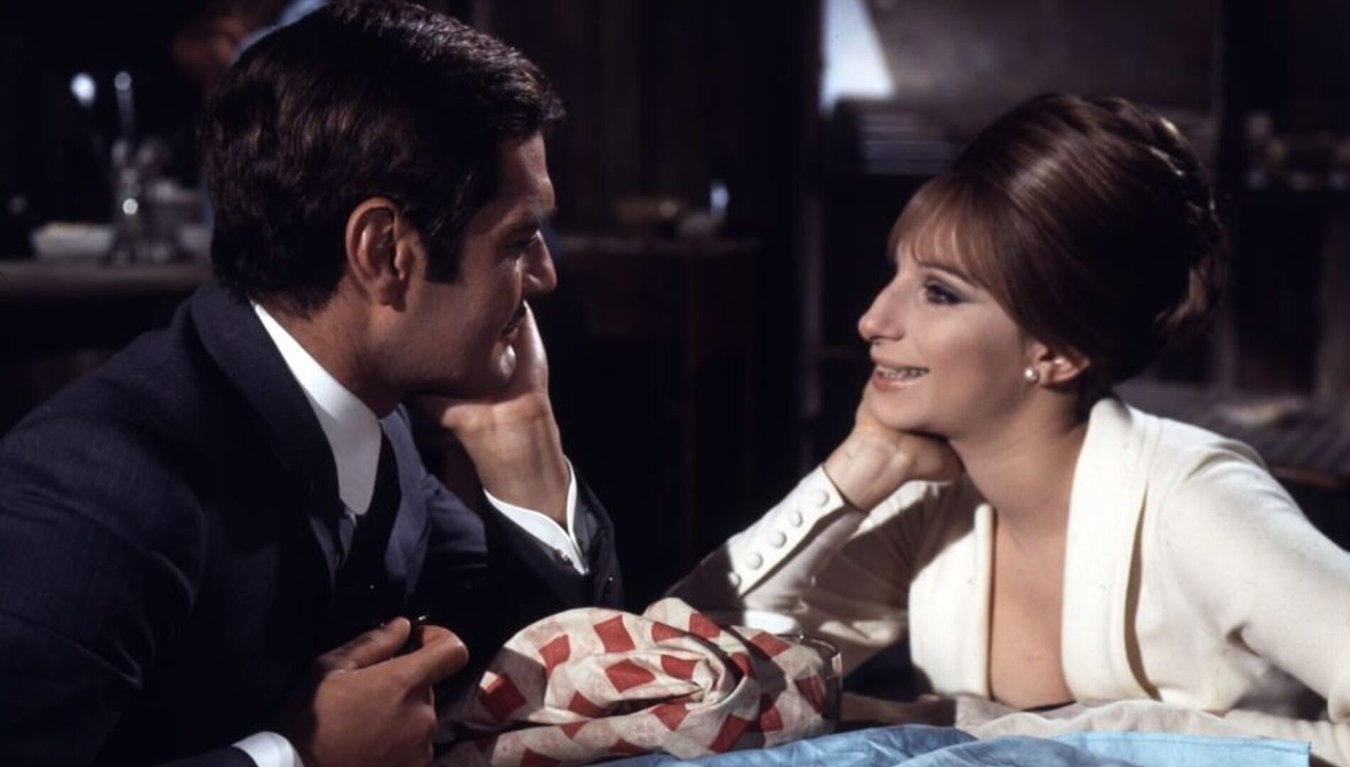 Барбра Стрейзанд и Омар Шариф
в музыкальном фильме
«Смешная девчонка»