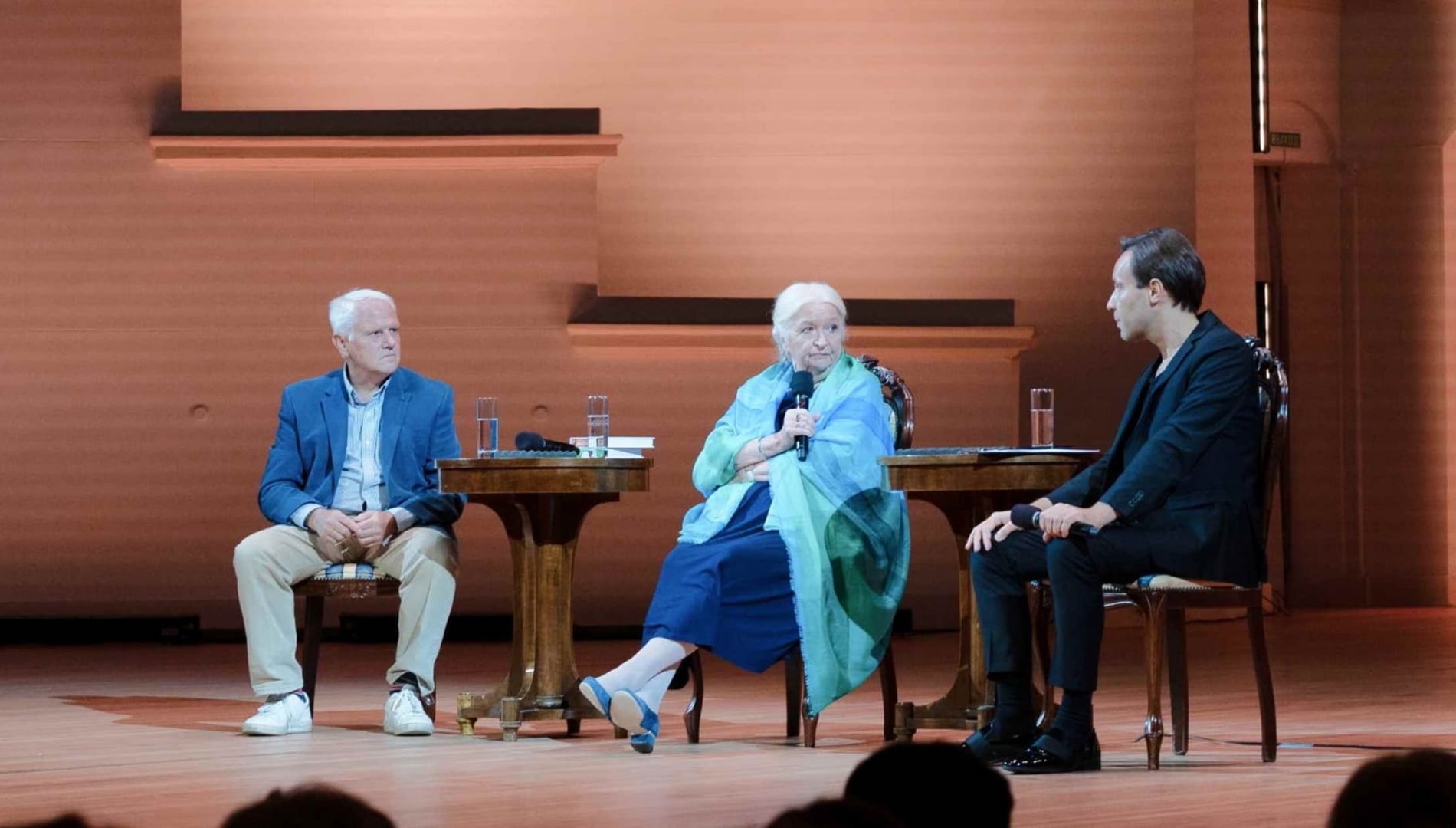 «Прямая речь» представляет:
«Музыка и речь».
Дискуссия трёх ведущих
российских экспертов