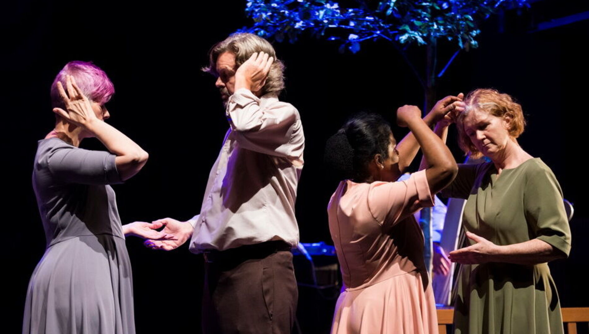 Спектакль «Прикасаемые/In Touch»