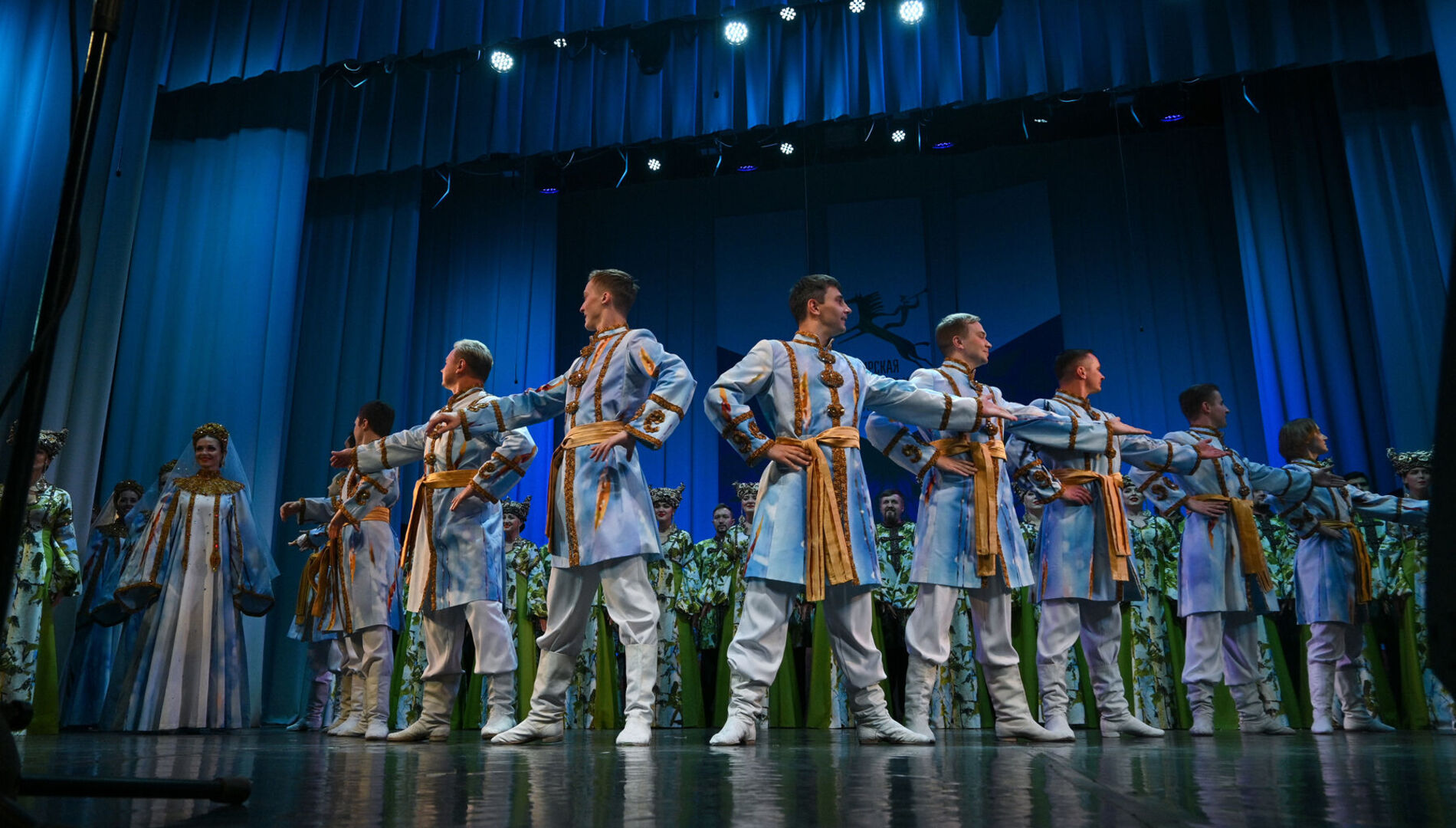 80 лет коллективу.
Государственный академический
Сибирский русский народный хор