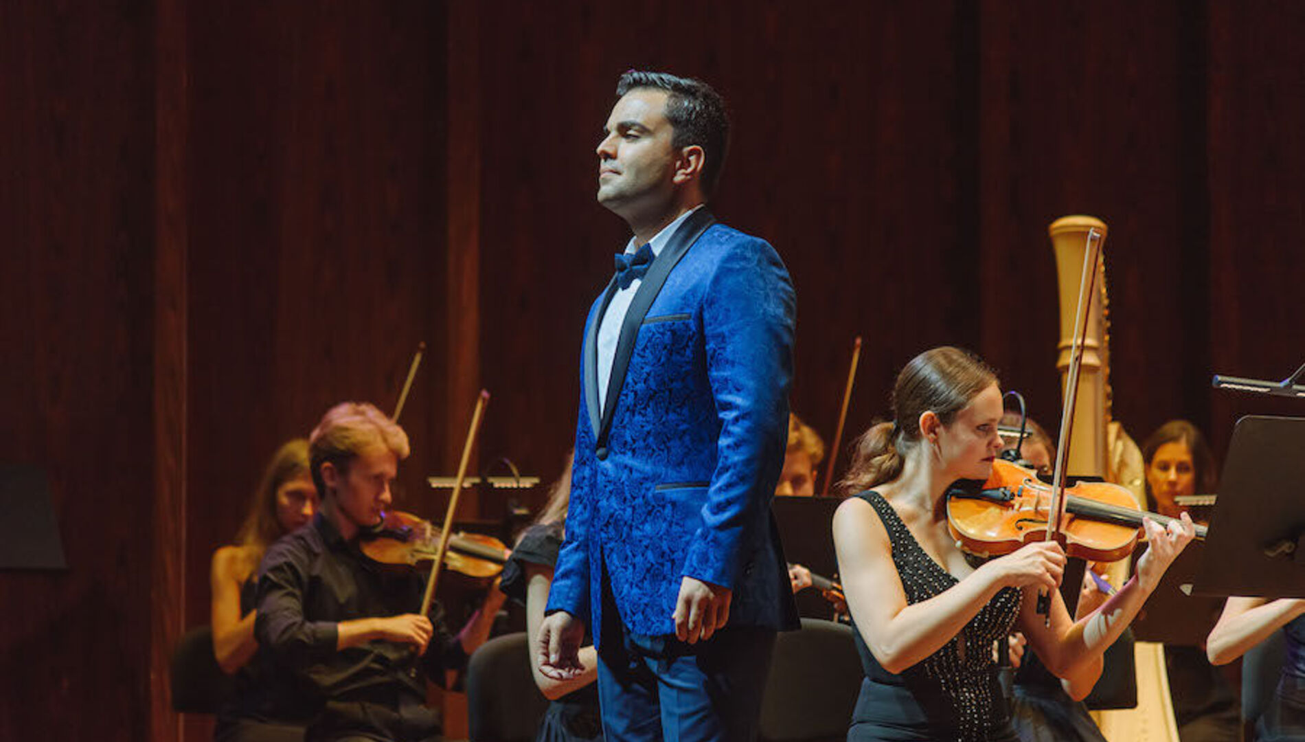 Россини – «Севильский цирюльник». 
Оркестр La voce strumentale и хор Нижегородского государственного академического театра оперы и балета им. Пушкина, Дмитрий Синьковский