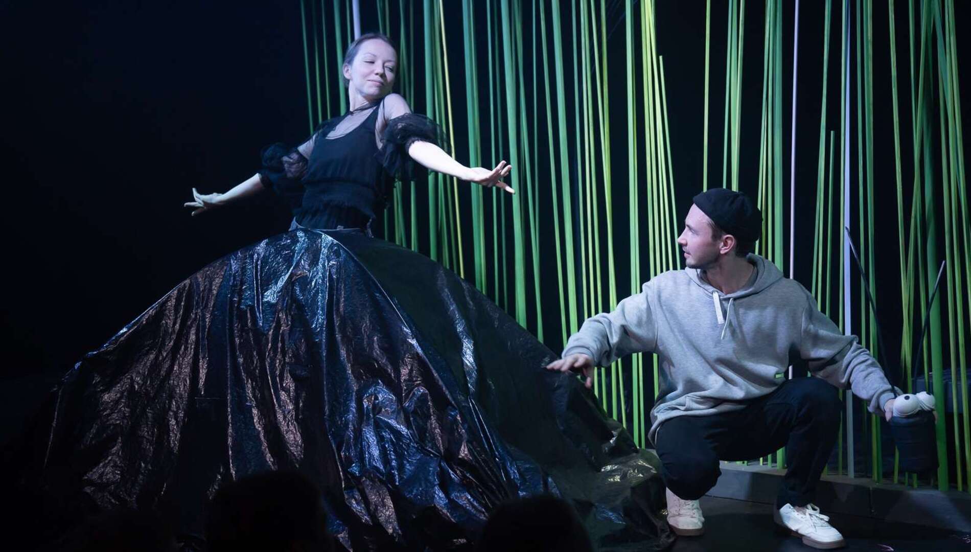 Сколько весит сверчок?
Спектакль