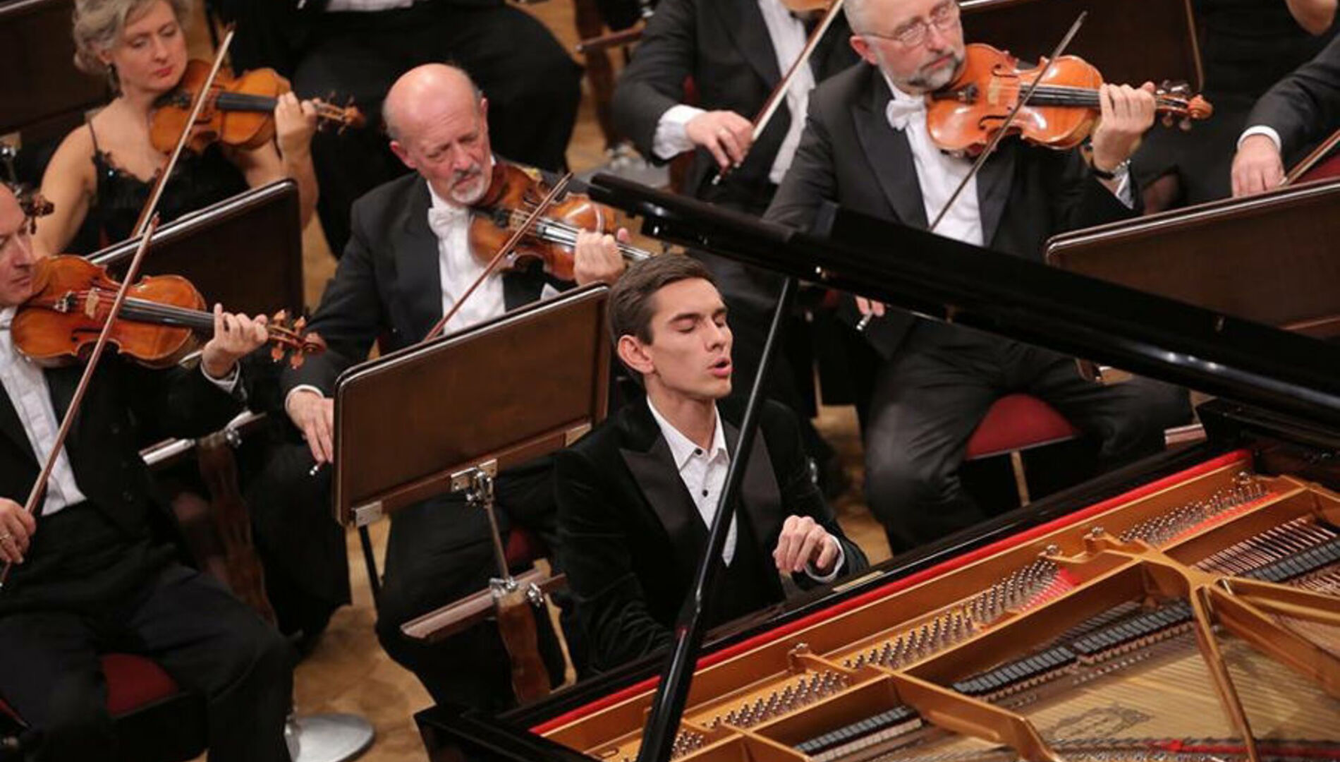 Дмитрий Шишкин, Иван Почекин,
Оркестр Московской филармонии,
Димитрис Ботинис