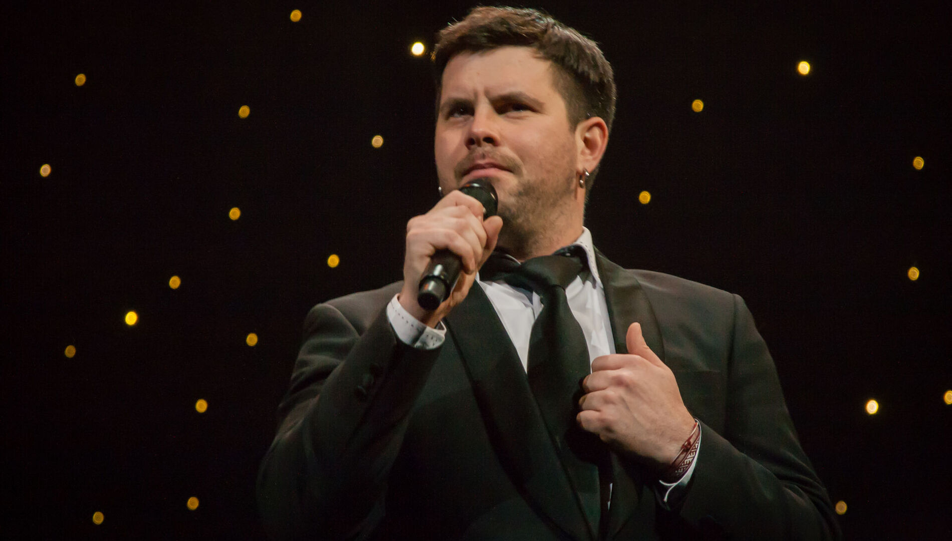 Маэстро Раймонд Паулс и
Биг-бэнд Латвийского радио