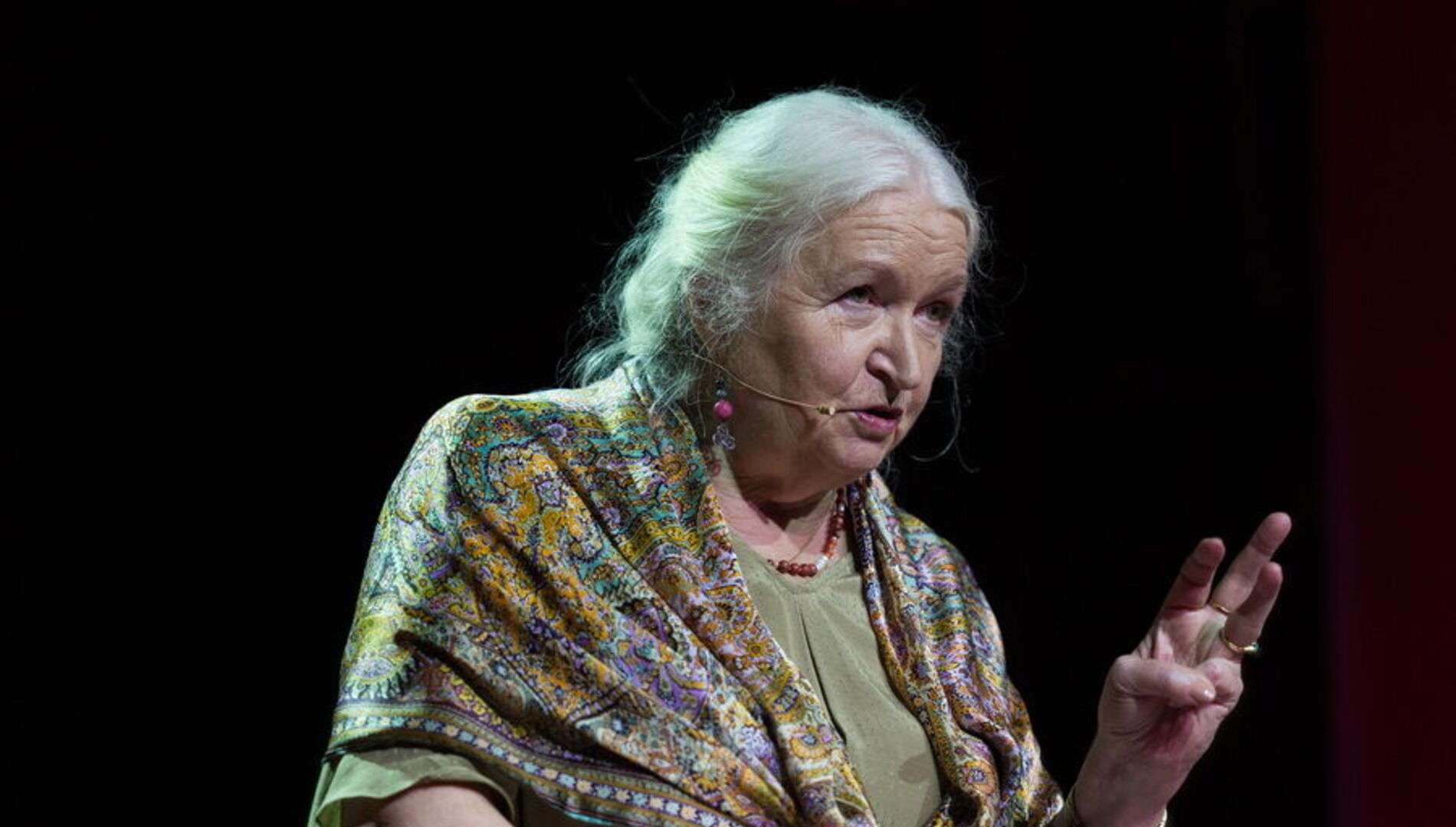 «Прямая речь» представляет:
«Человек слушающий».
Дискуссия трёх ведущих
российских экспертов