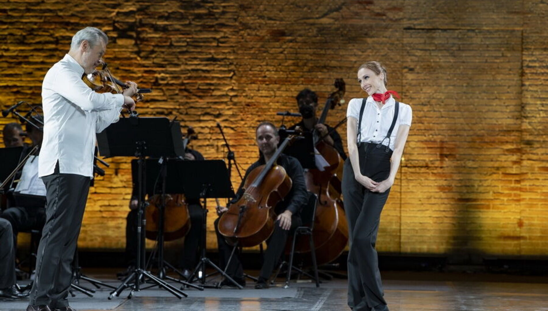 Па-де-де на пальцах и для пальцев