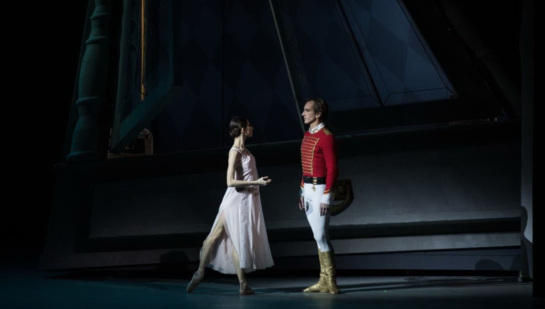 Прямая трансляция
П. И. Чайковский. «Щелкунчик»