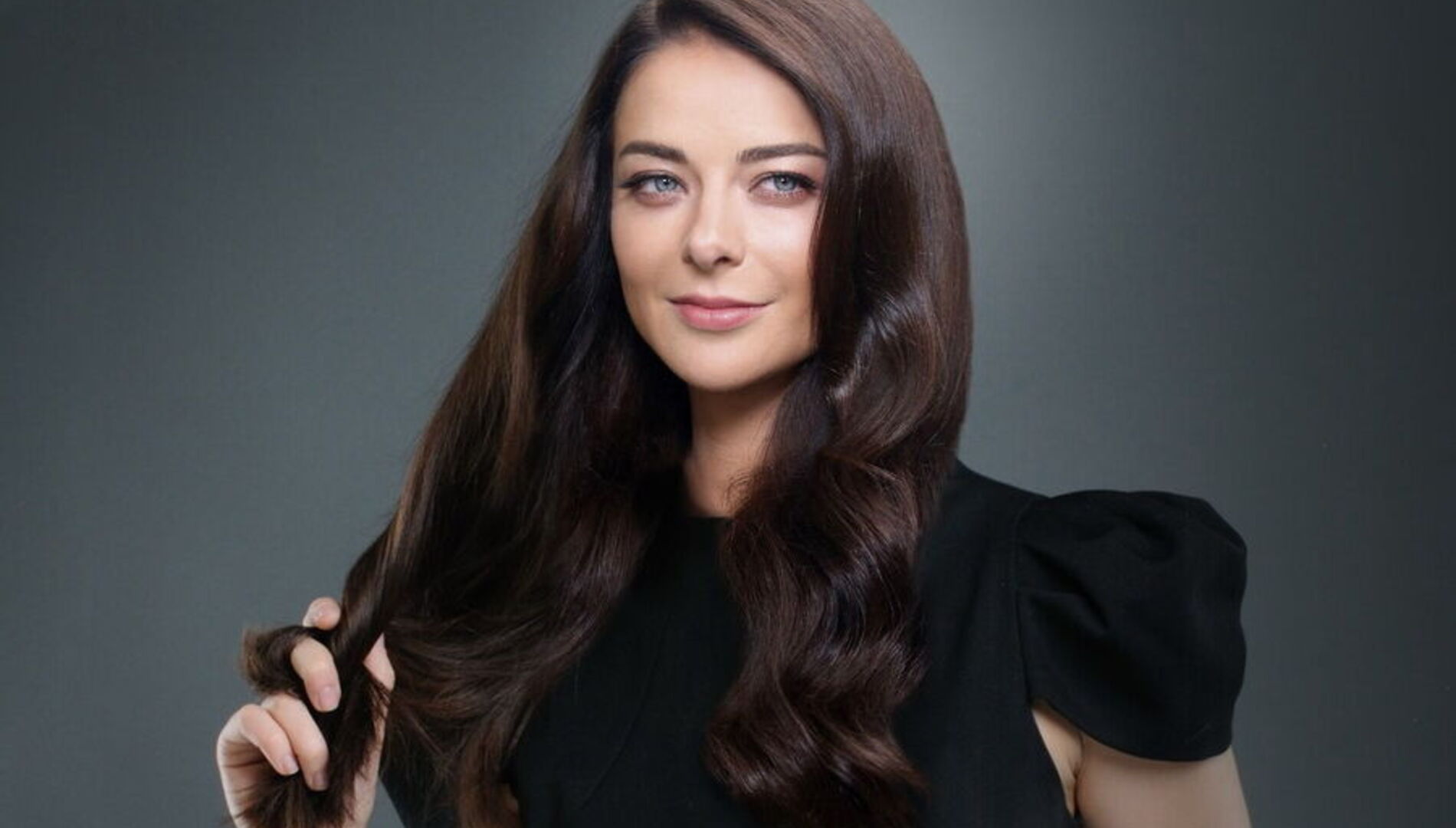 Сказки с оркестром.
Александр Волков – «Волшебник Изумрудного города».
Читает Марина Александрова