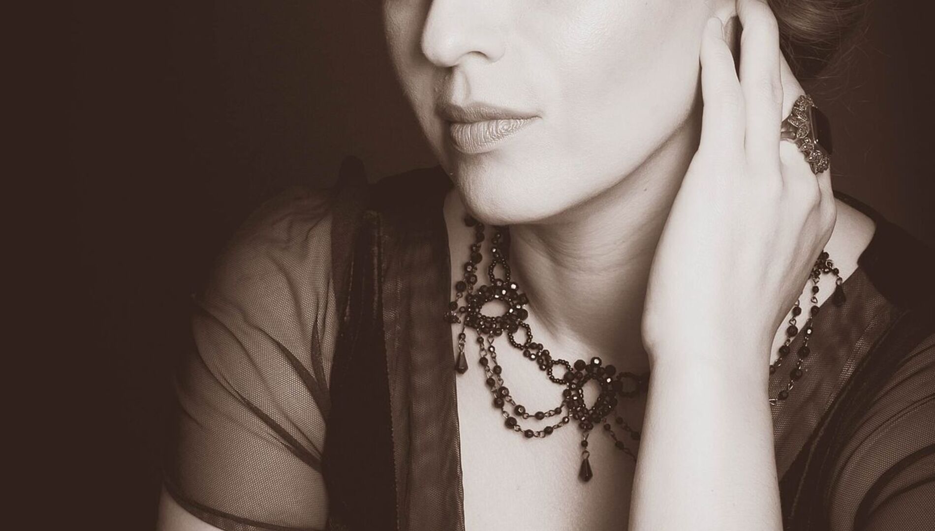 В гостях у сказки.
Играет и рассказывает
Полина Осетинская