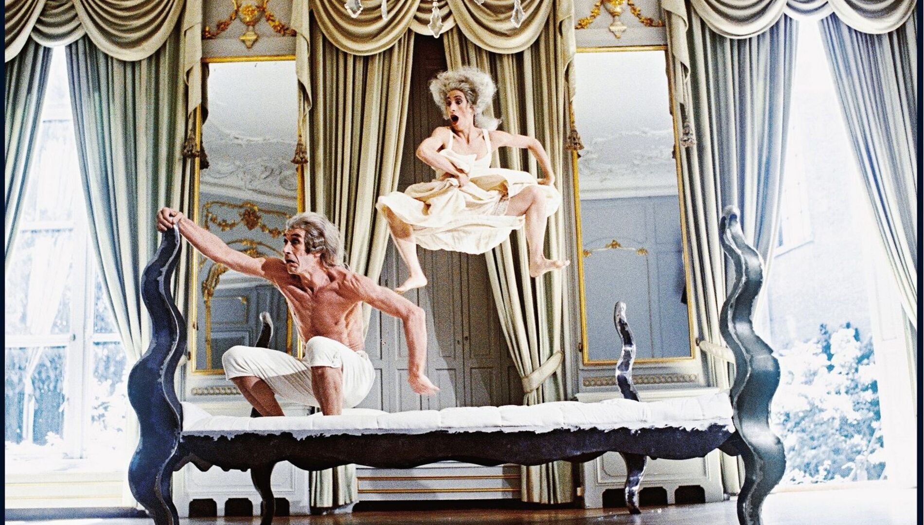 Иржи Килиан: Ироничные танцы.
Музыка Моцарта, Бизе
Хореографические миниатюры