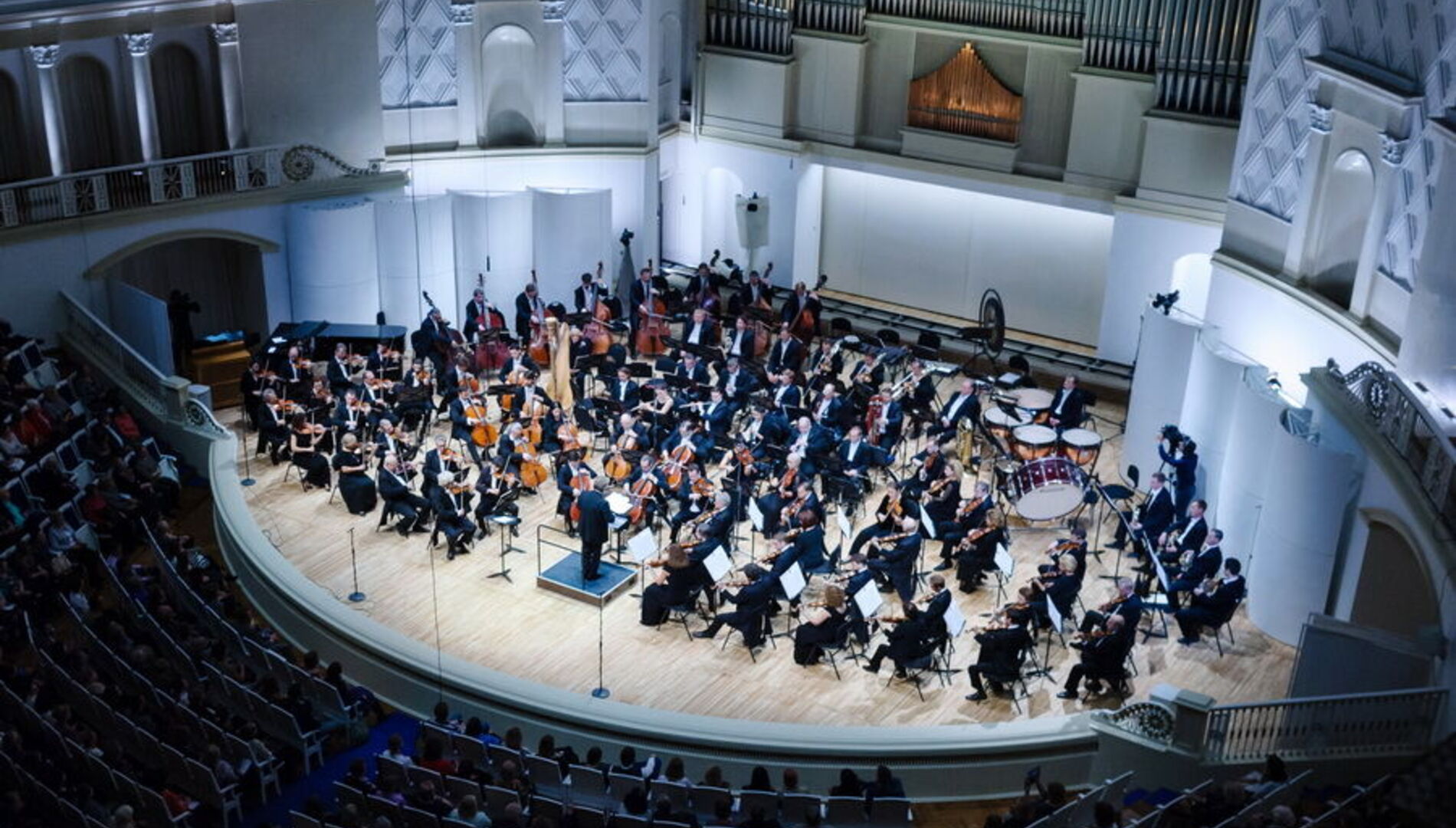 Большой симфонический оркестр
имени П. И. Чайковского, Денис Лотоев