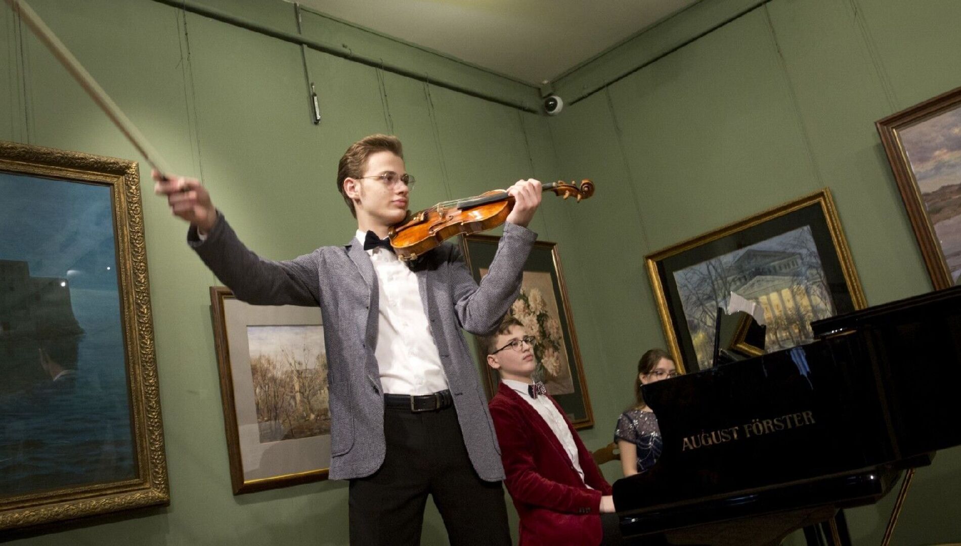 ХVII Международный фестиваль
«Москва встречает друзей».
75-летию Победы посвящается.
«И запела скрипка…»