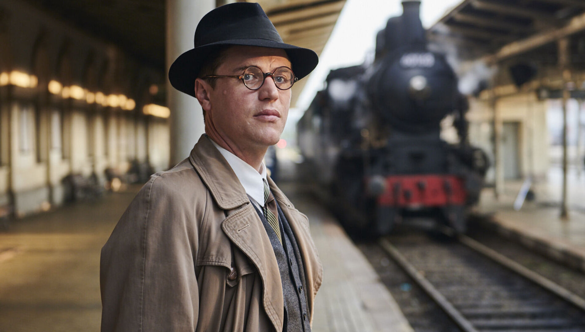 Премьера!
Удивительная история спасения
Энтони Хопкинс, Хелена Бонем Картер в художественном фильме «Одна жизнь»