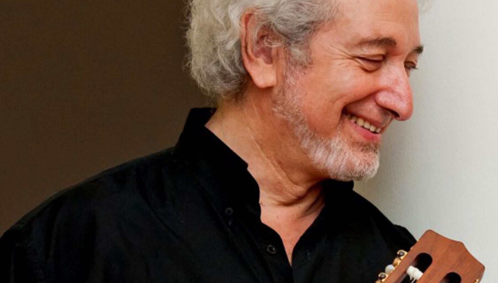 На пути к джазу.
Играют и рассказывают гитаристы