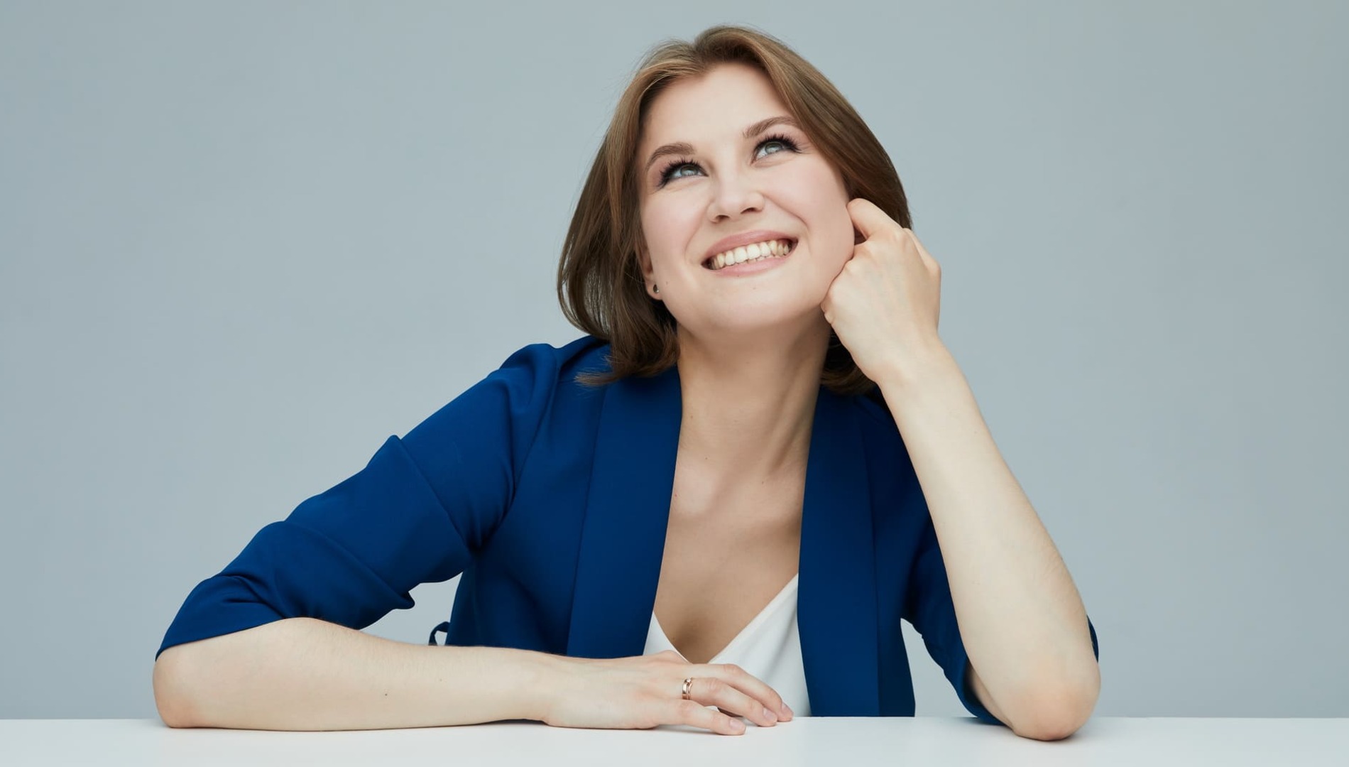 Время петь.
Поём и знакомимся