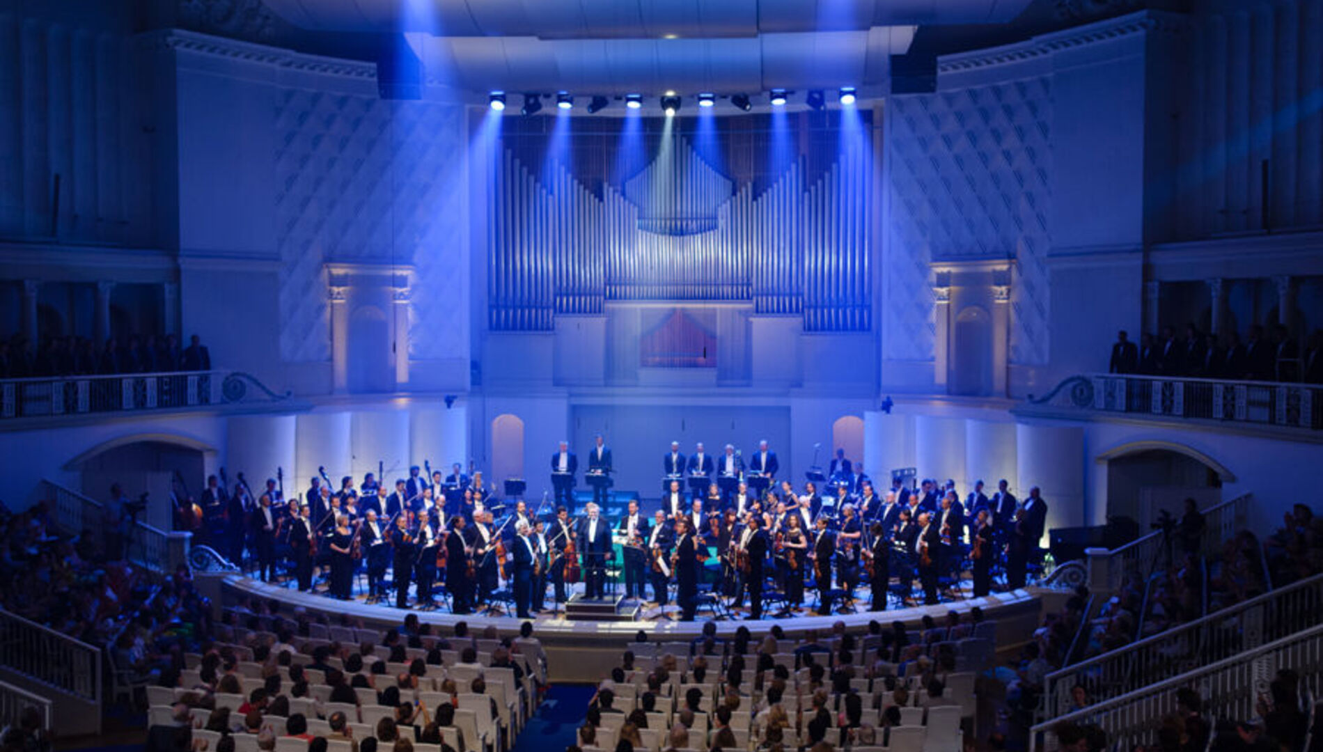 К 140-летию
со дня первого исполнения балета.
П. Чайковский – «Лебединое озеро»