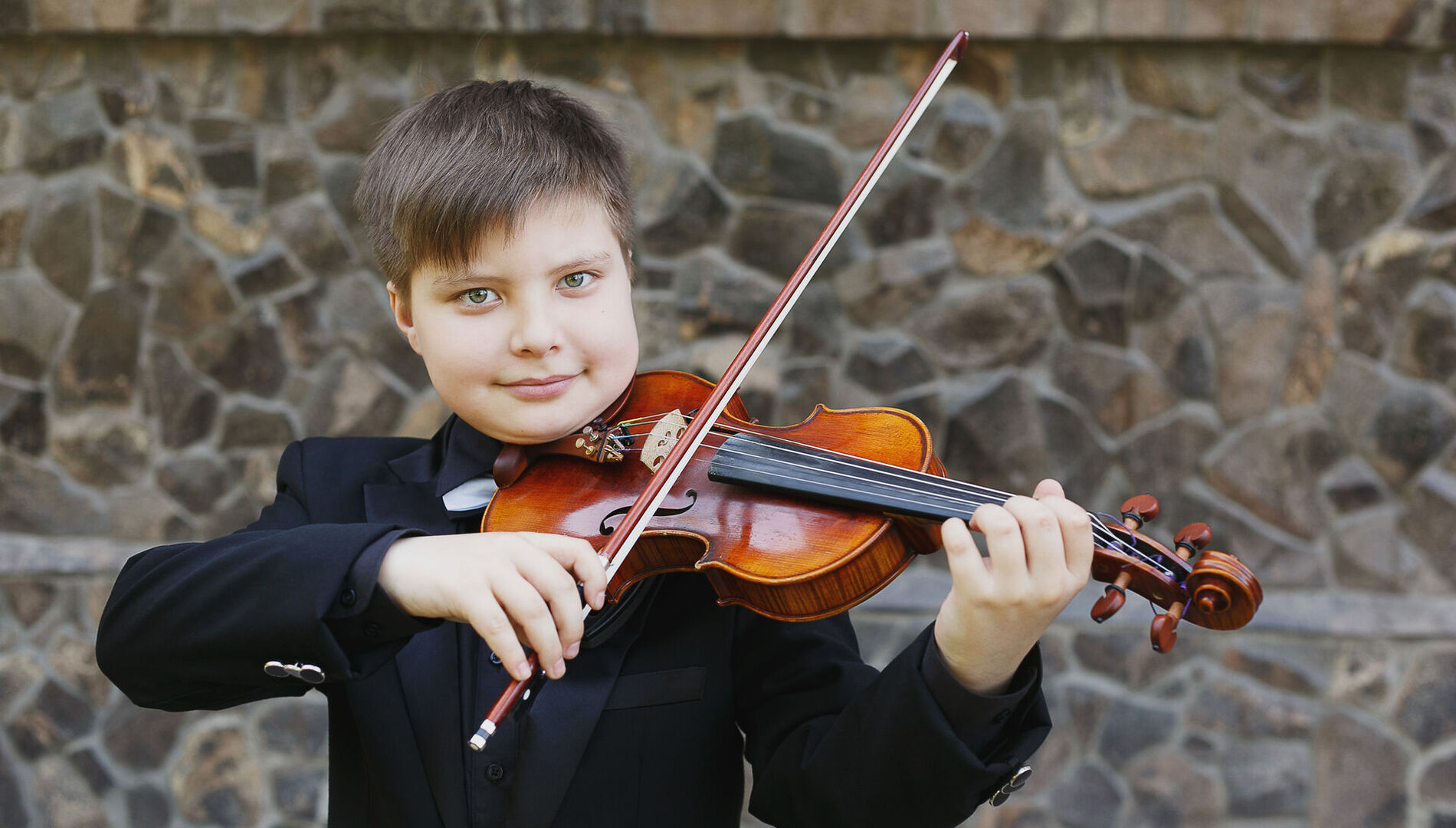 Филармонический дебют
И запела скрипка...