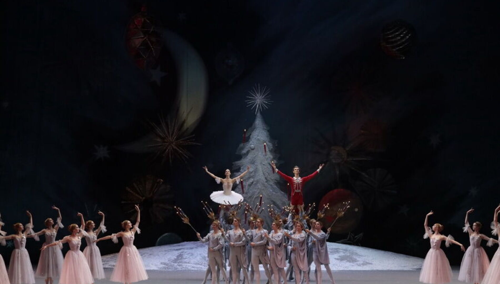 Прямая трансляция 
из Большого театра России
Чайковский. «Щелкунчик»