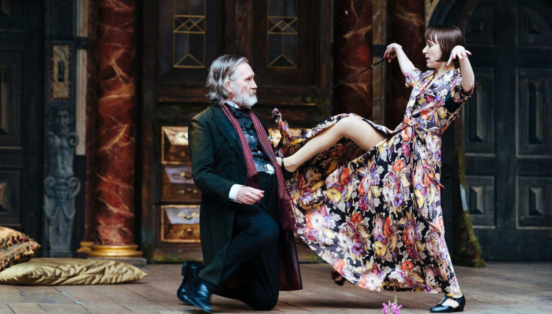 Пирс Куигли в спектакле Уильяма Шекспира
«Виндзорские насмешницы»