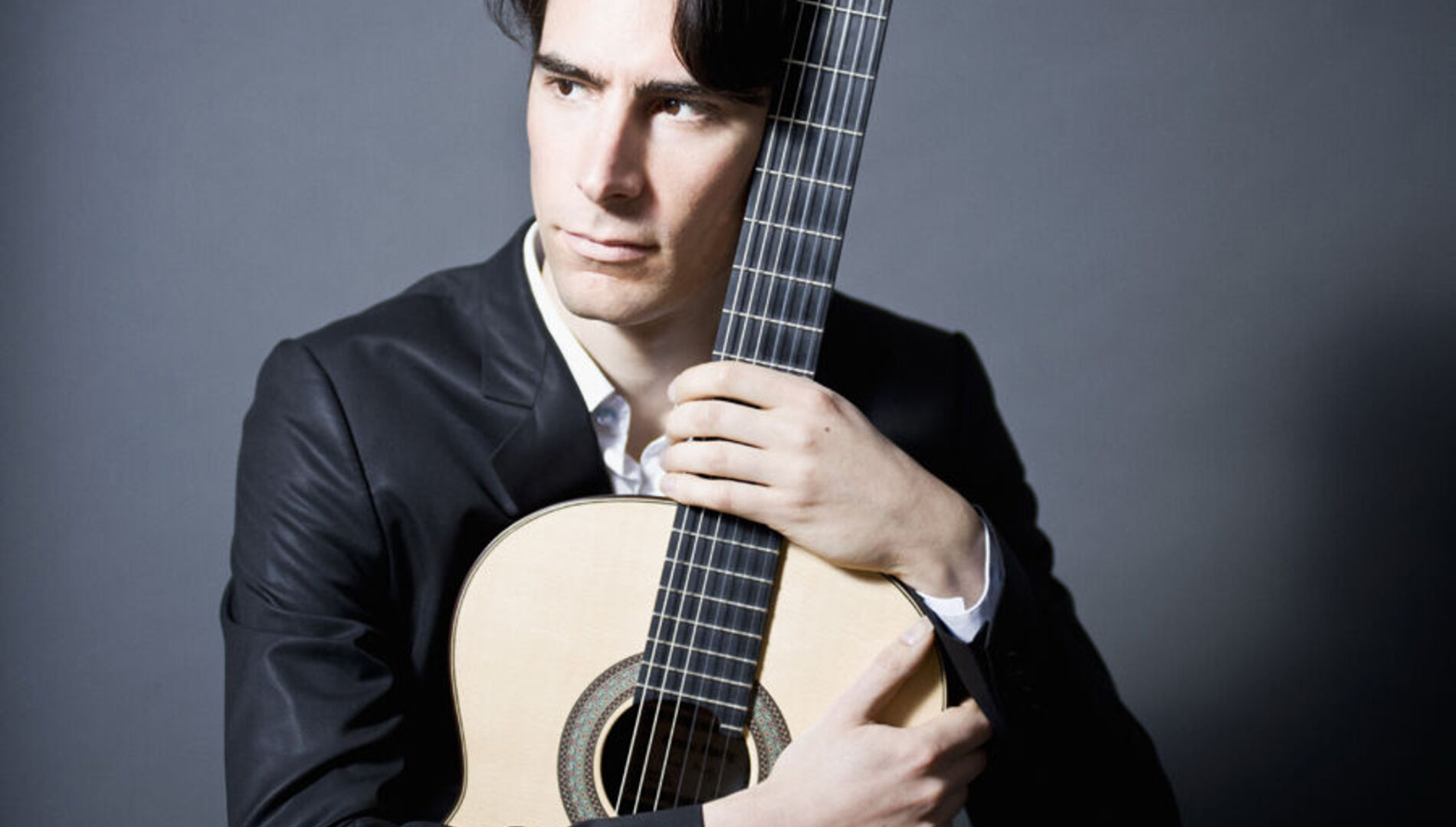 Фестиваль «Виртуозы гитары».
 Жереми Жув, Артём Дервоед,
Борис Березовский