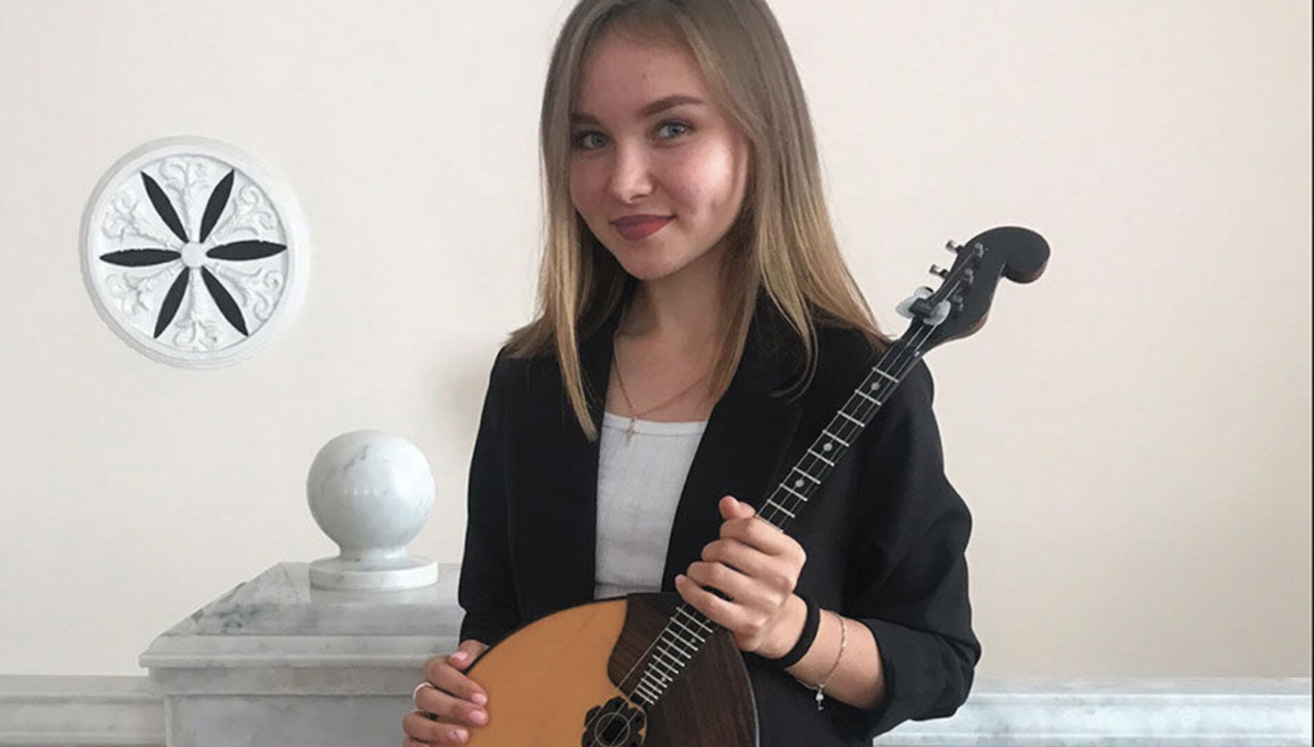 Русские народные инструменты. Домра