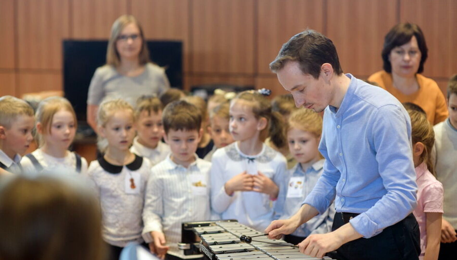 В гости к оркестру.
Ударные