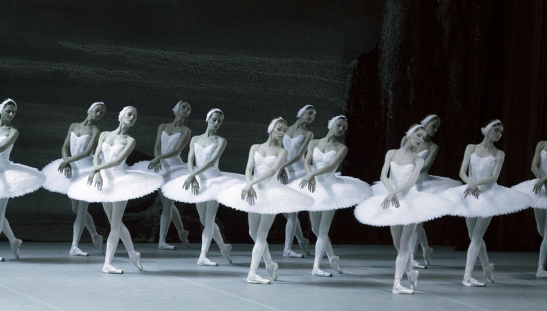 Прямая трансляция!
Большой балет в кино
П. И. Чайковский «Лебединое озеро»