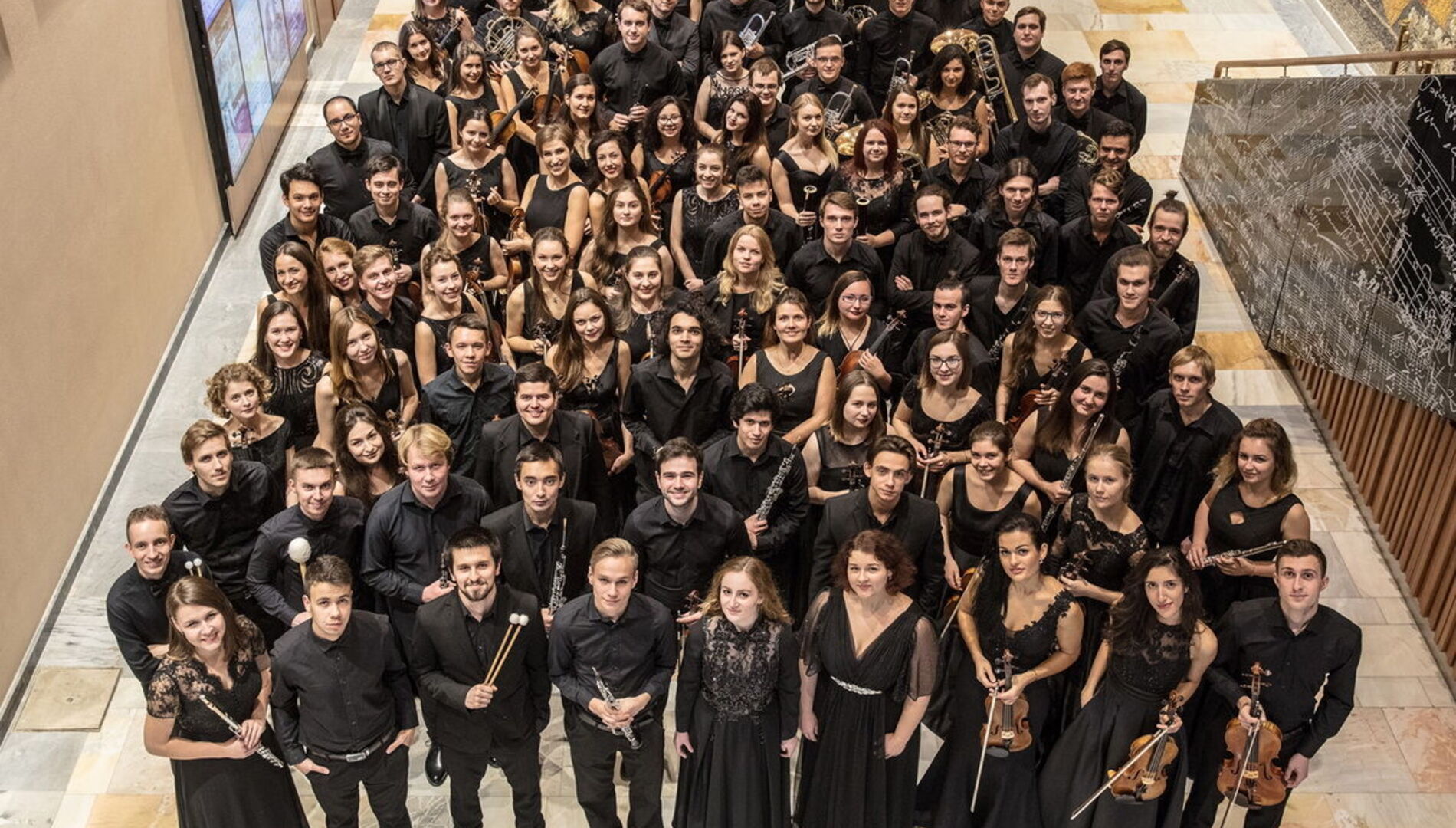 Международный день музыки.
Денис Мацуев, Валерий Гергиев,
Российский национальный
молодёжный симфонический оркестр