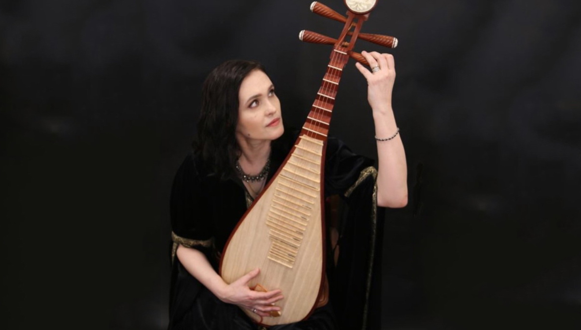 Очарование Востока 
Лепестки цветов