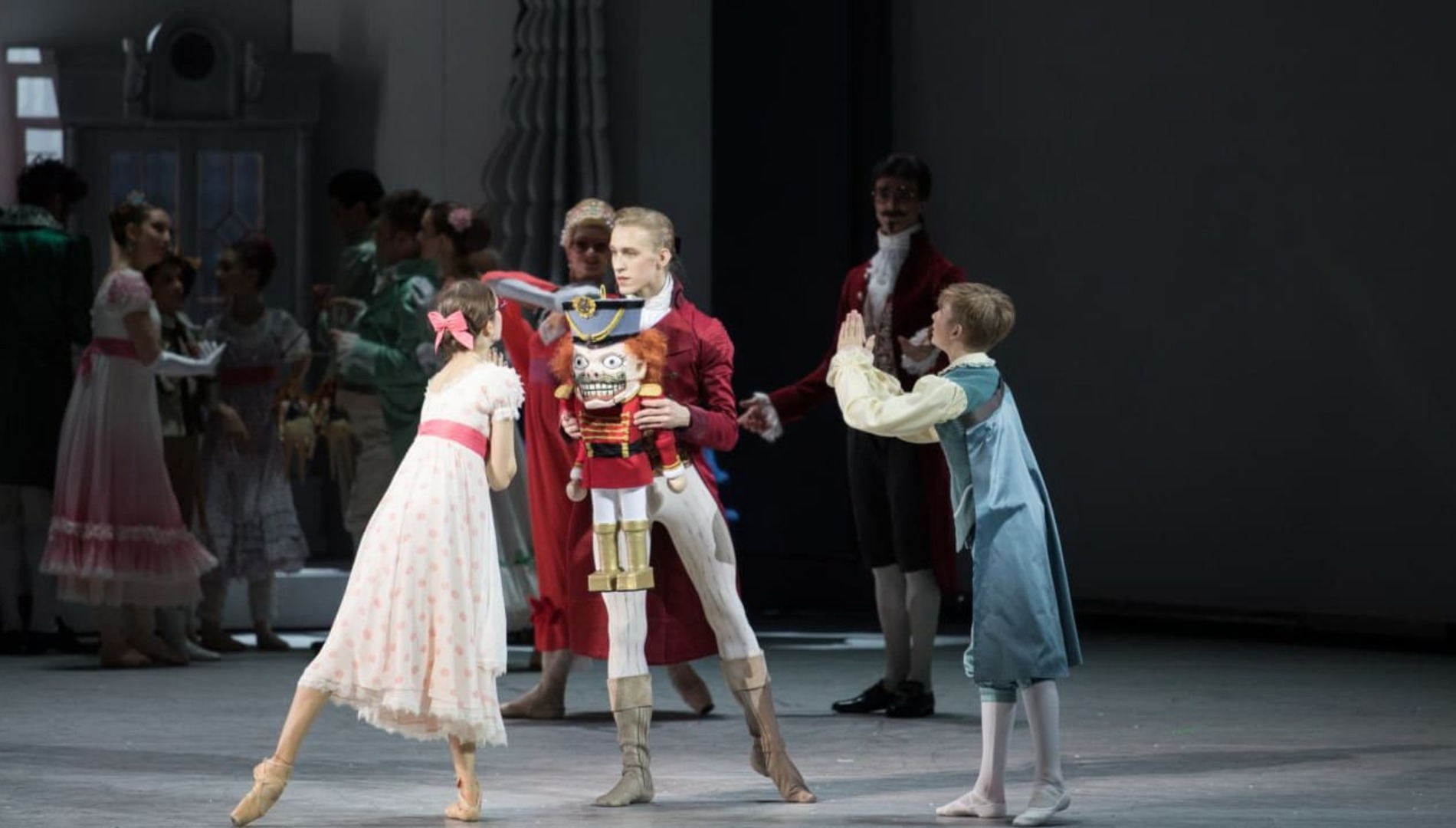 Прямая трансляция
П. И. Чайковский. «Щелкунчик»