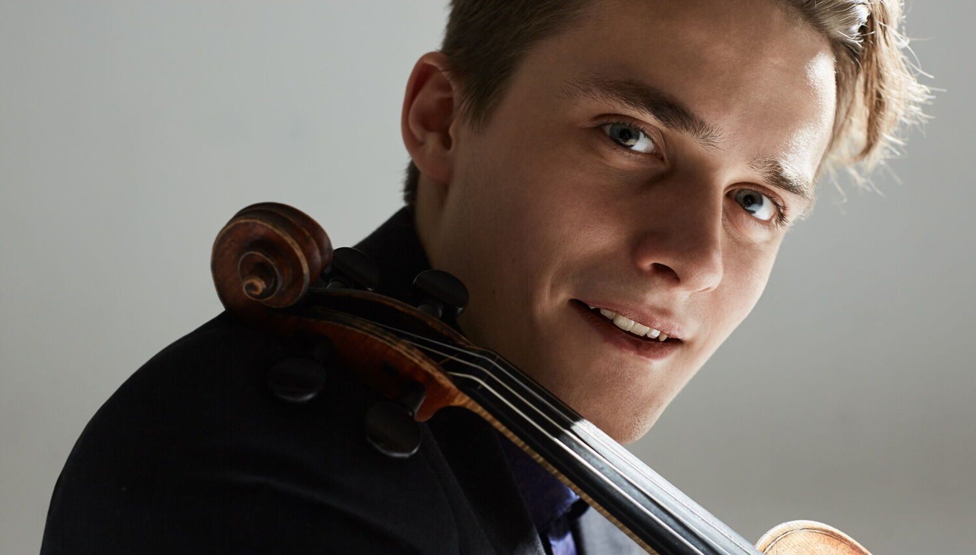 Никита Мндоянц, Дмитрий Смирнов,
Государственный академический
камерный оркестр России,
дирижёр — Филипп Чижевский