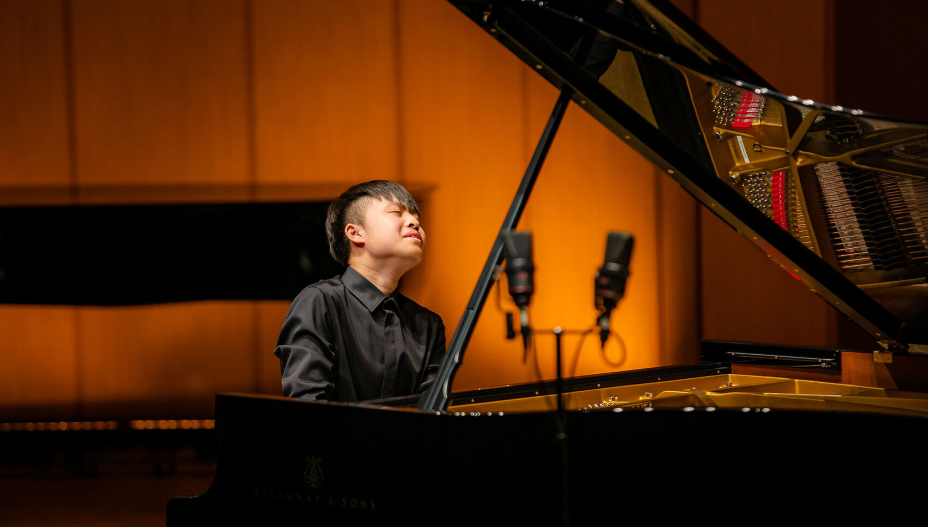 III Международный конкурс
молодых пианистов
Grand Piano Competition. Церемония награждения, концерт-закрытие