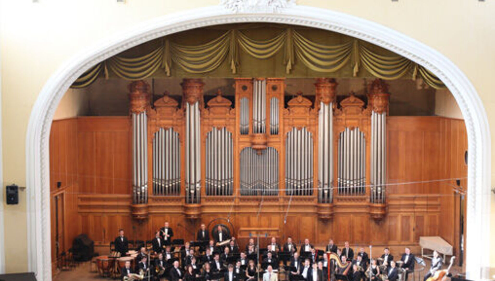 Марш-парад.
Цикл воскресных дневных концертов.
Автор и ведущая – Наталья Панасюк