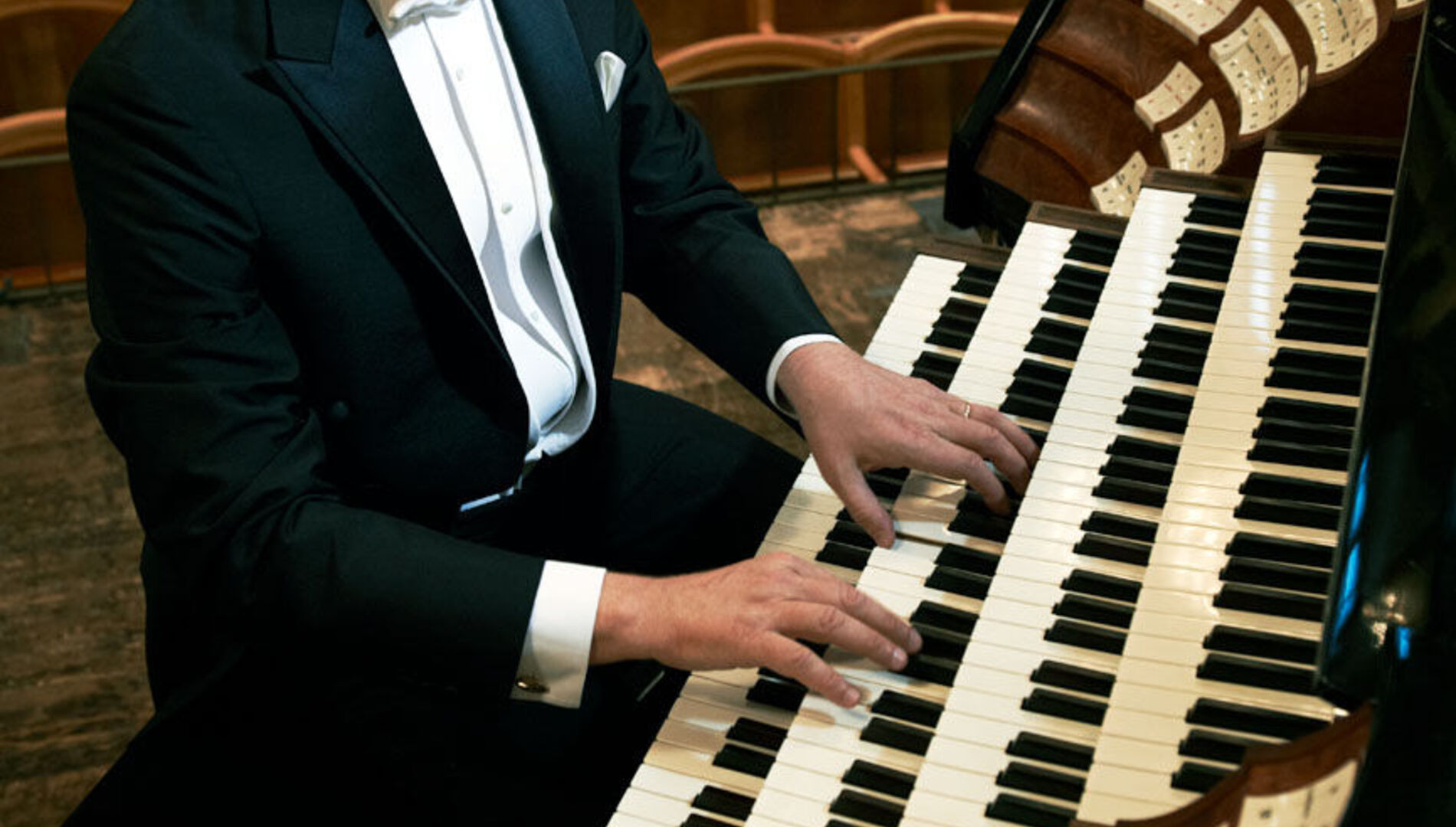 XII Международный фестиваль
«Девять веков органа».
Иоганн Себастьян Бах и Ференц Лист.
Мартин Хазельбек