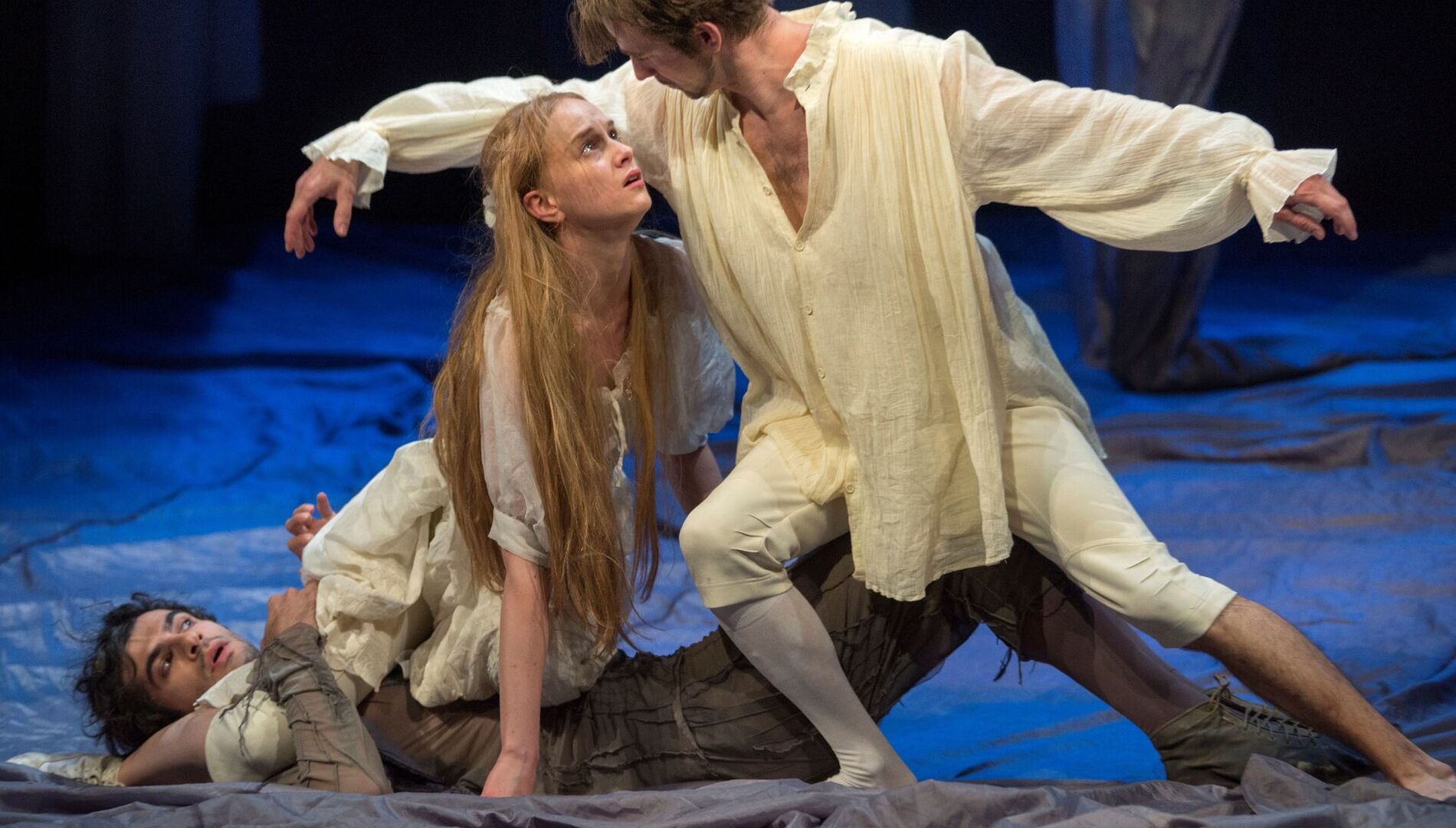 Золотая маска в кино.
Уильям Шекспир «Сон в летнюю ночь».
Театр «Мастерская Петра Фоменко»