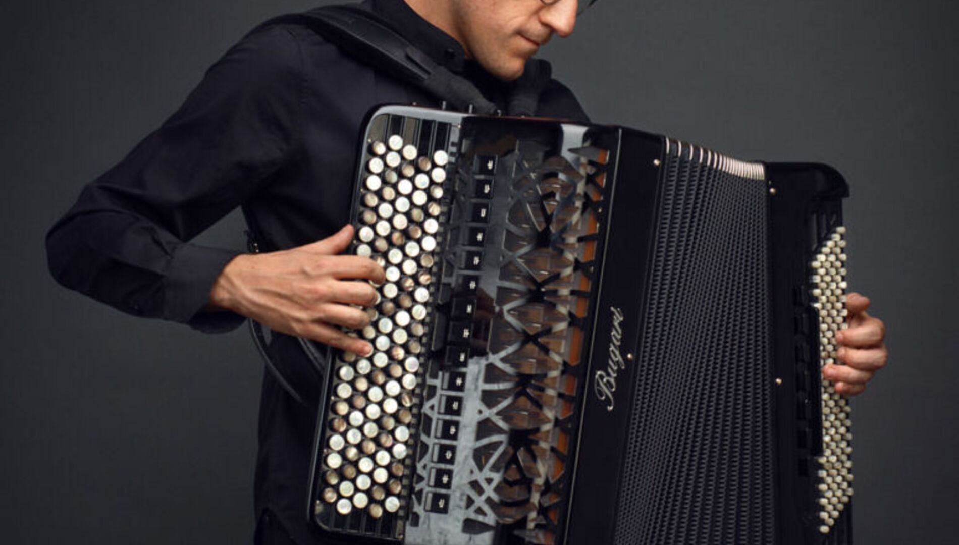 Любимые мелодии XX-XXI веков
(музыка из русских и зарубежных
кинофильмов и мюзиклов)