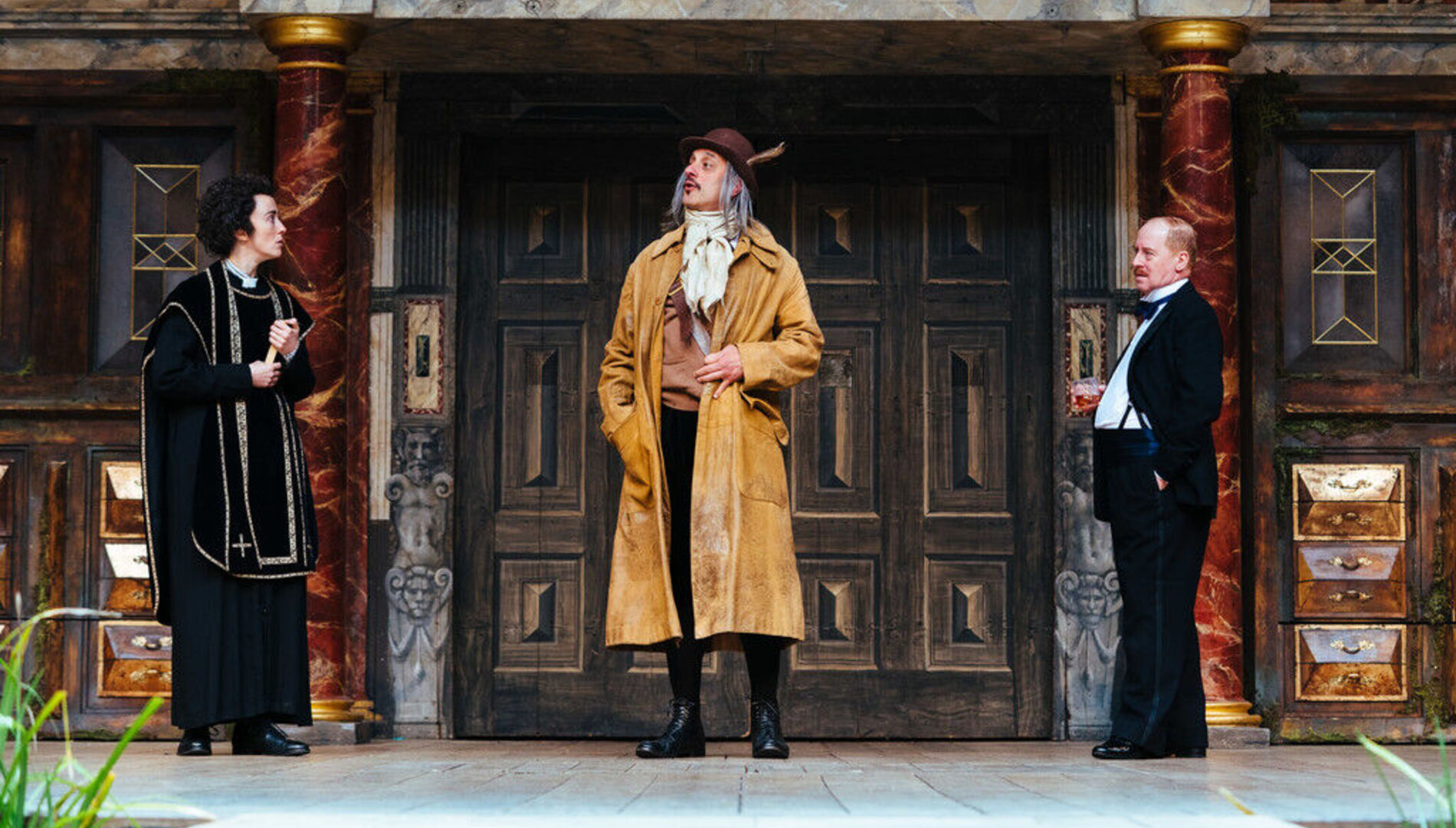 Пирс Куигли в спектакле Уильяма Шекспира
«Виндзорские насмешницы»