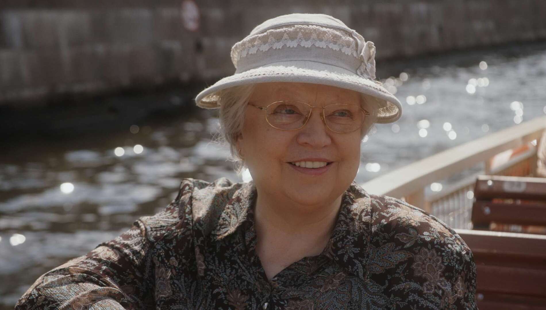 «Двое в одной жизни, не считая собаки»