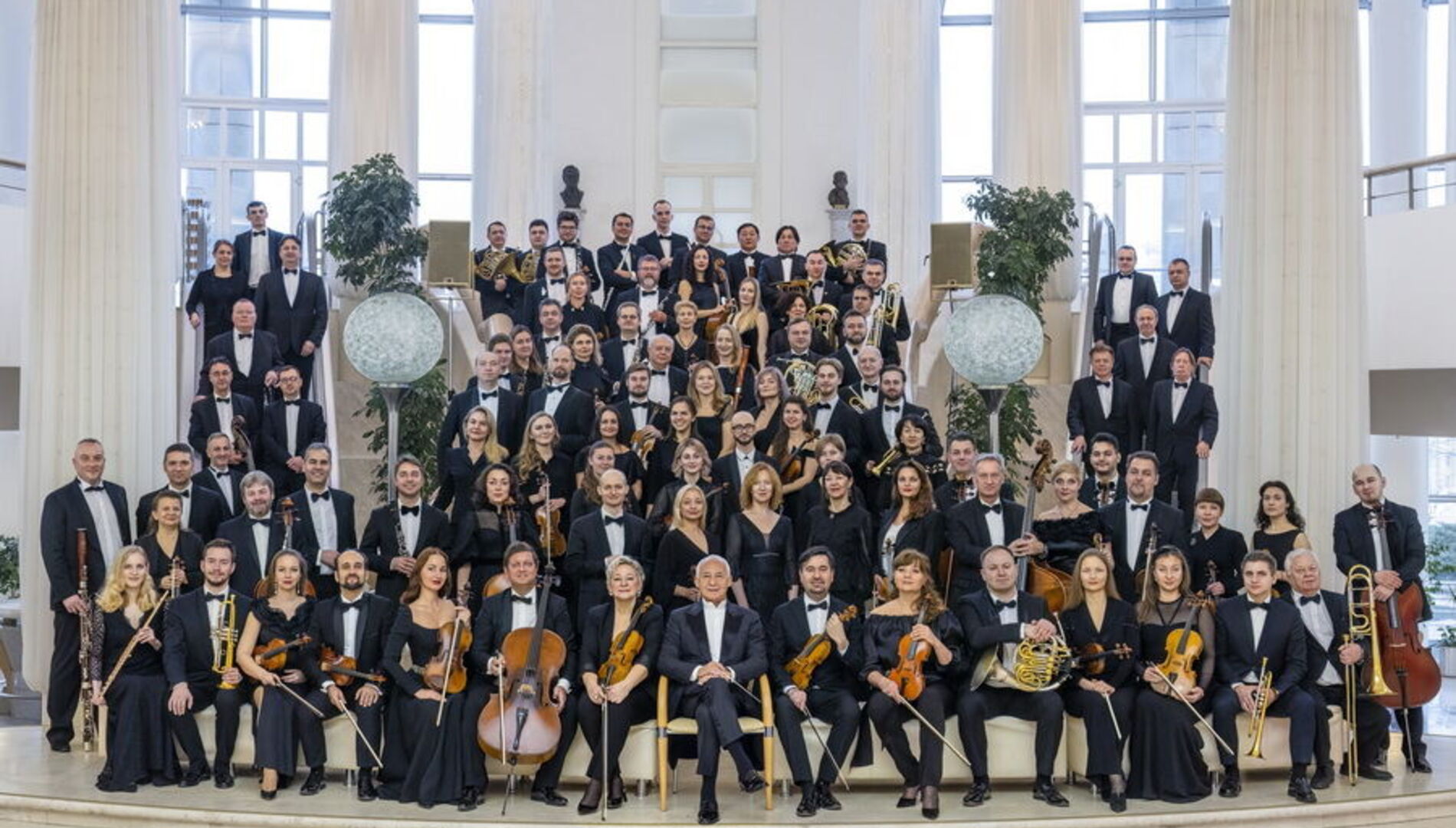 Владимир Спиваков, Шио Окуи,
Национальный филармонический
оркестр России