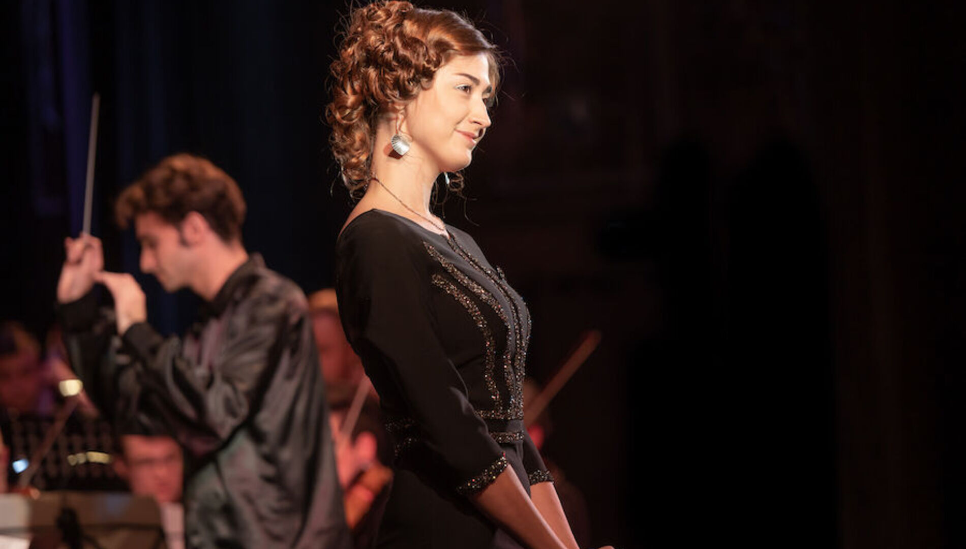 Россини – «Севильский цирюльник». 
Оркестр La voce strumentale и хор Нижегородского государственного академического театра оперы и балета им. Пушкина, Дмитрий Синьковский