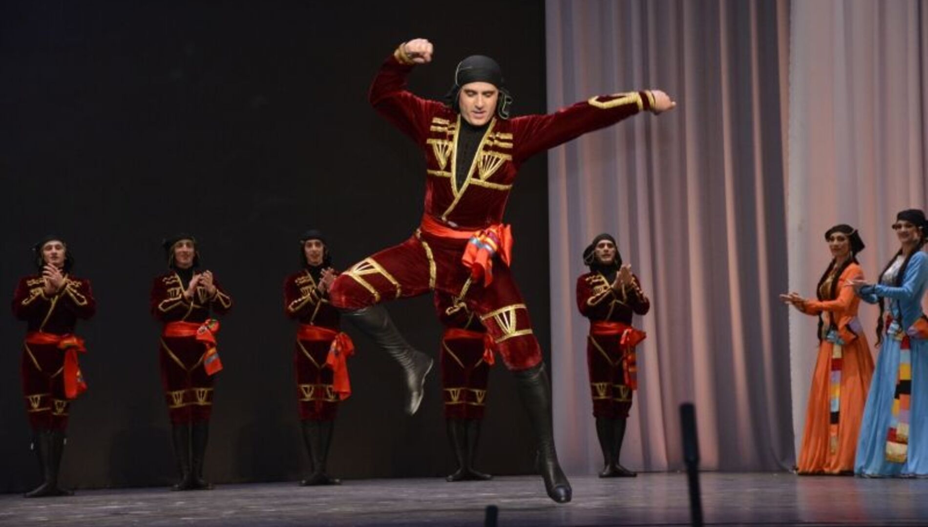 Государственный академический ансамбль танца «Алан» республики Северная Осетия-Алания