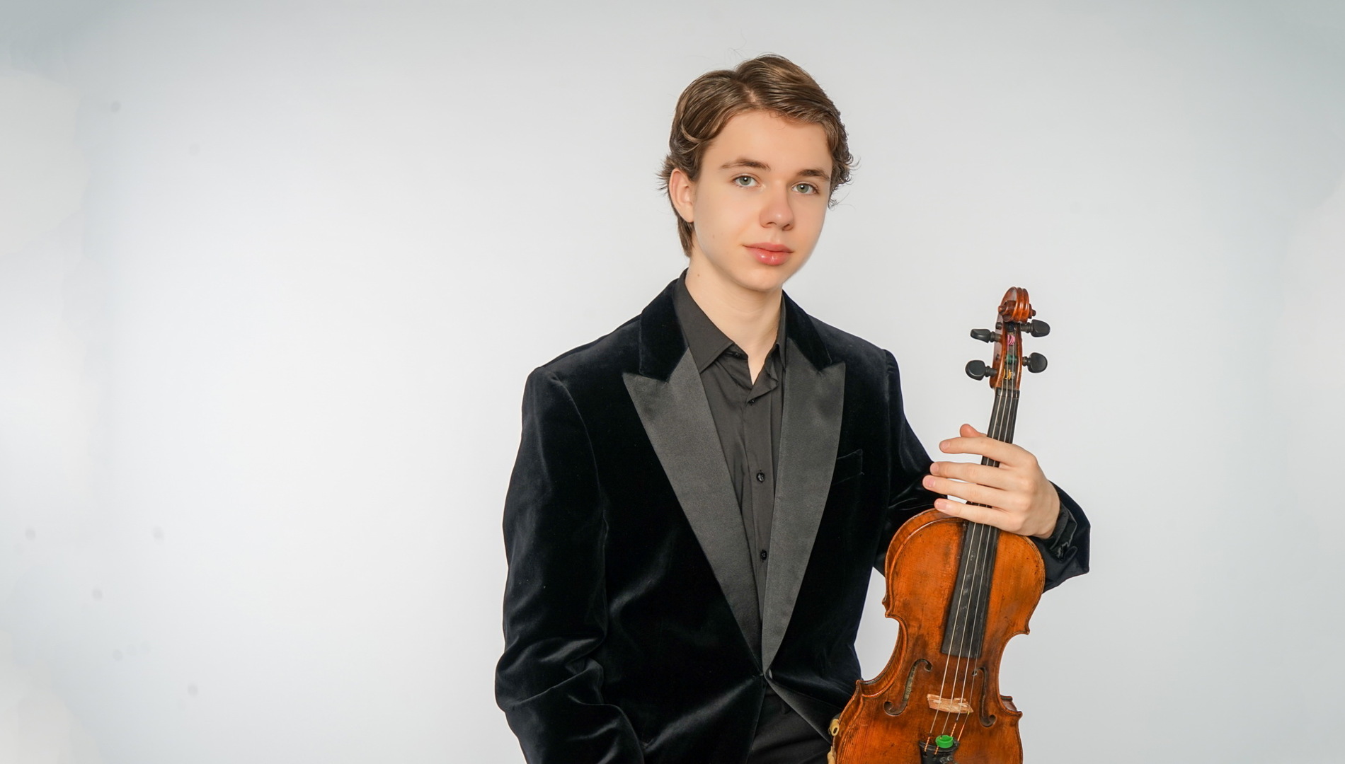 «Виртуозы гитары». Молодежная программа 
XIX Московского международного фестиваля