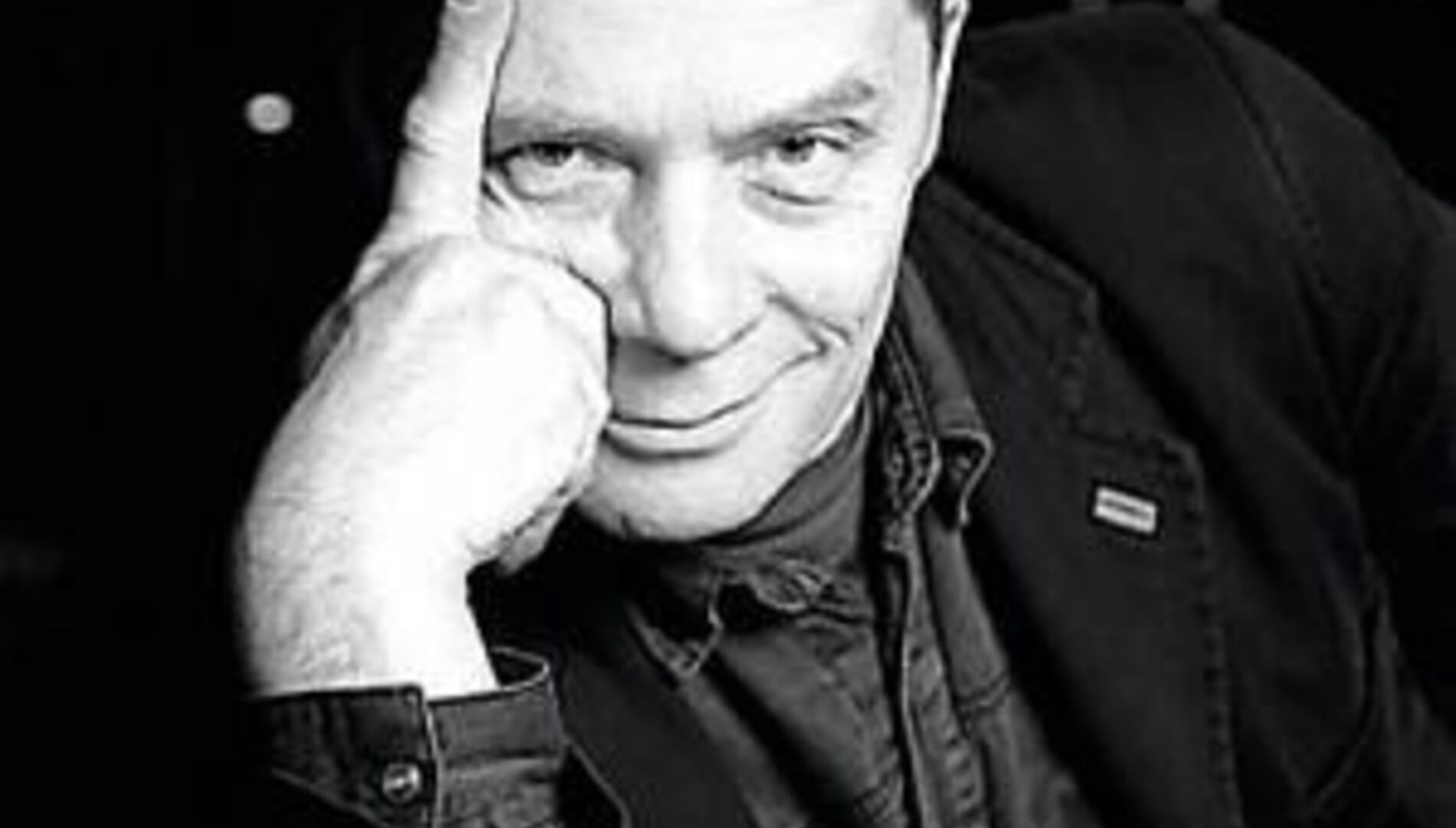 Цикл просветительских концертов
«Владимир Юровский дирижирует
и рассказывает».
Истории с оркестром. Похитители огня