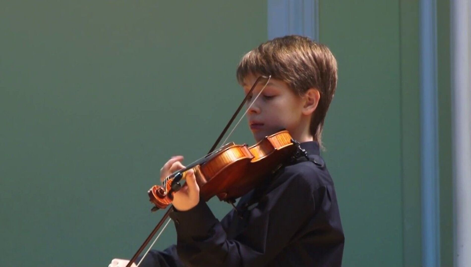 ХVII Международный фестиваль
«Москва встречает друзей».
75-летию Победы посвящается.
«И запела скрипка…»